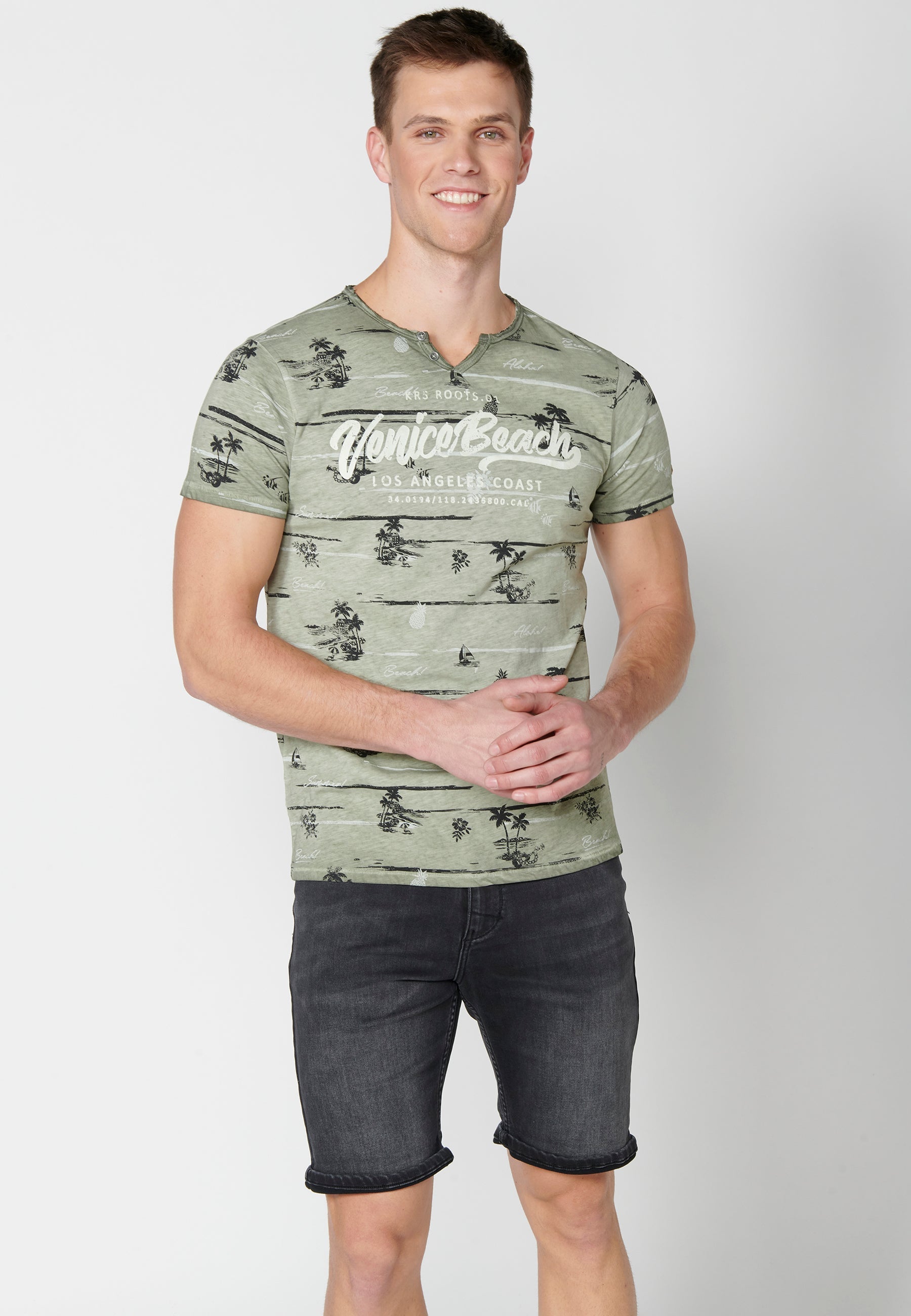 Camiseta Hombre Manga Corta Cuello Redondo Estampado Tropical – Koroshi Kaki
