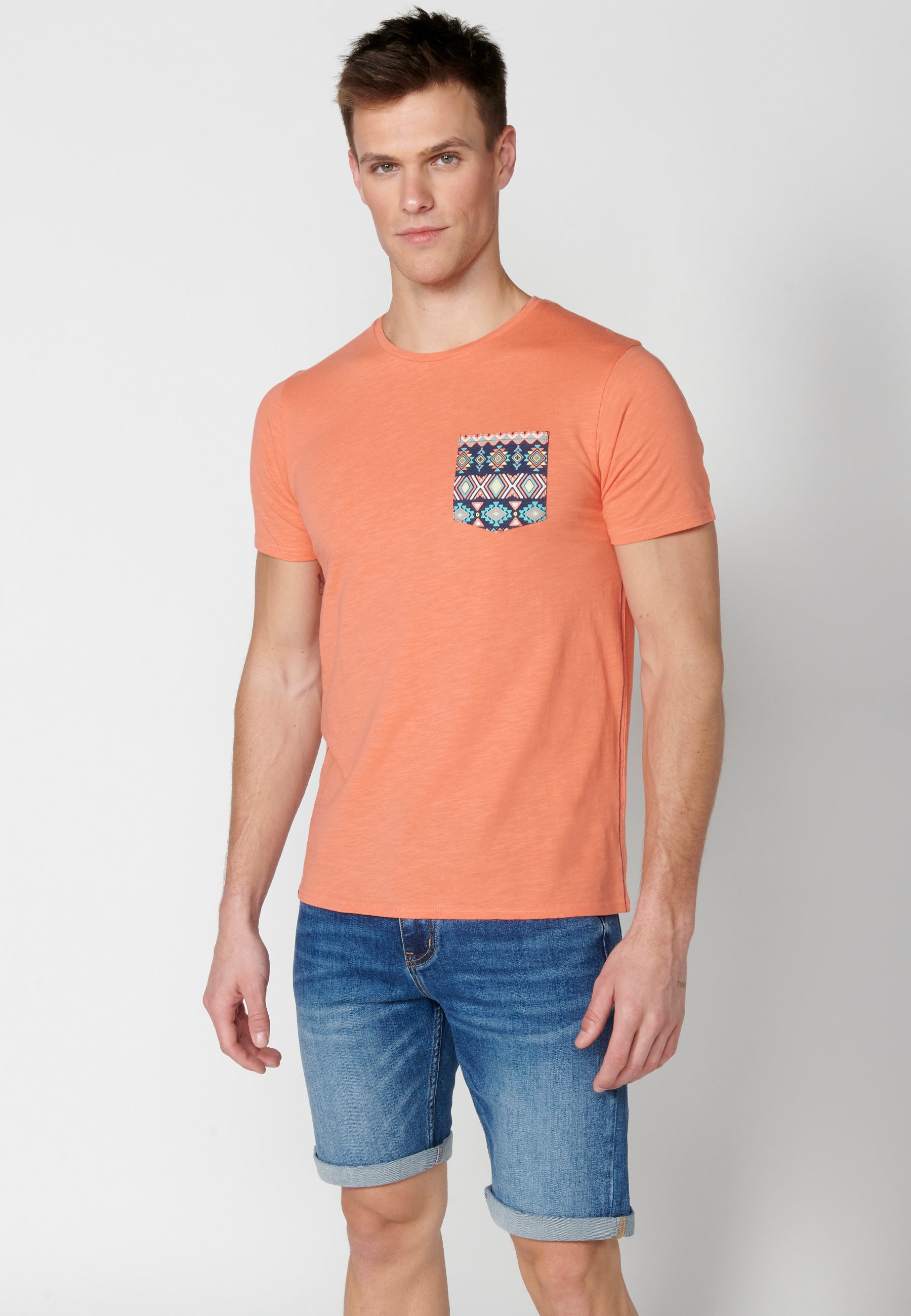 Camiseta Hombre Manga Corta Cuello Redondo Bolsillo Estampado – Koroshi 2311MC46