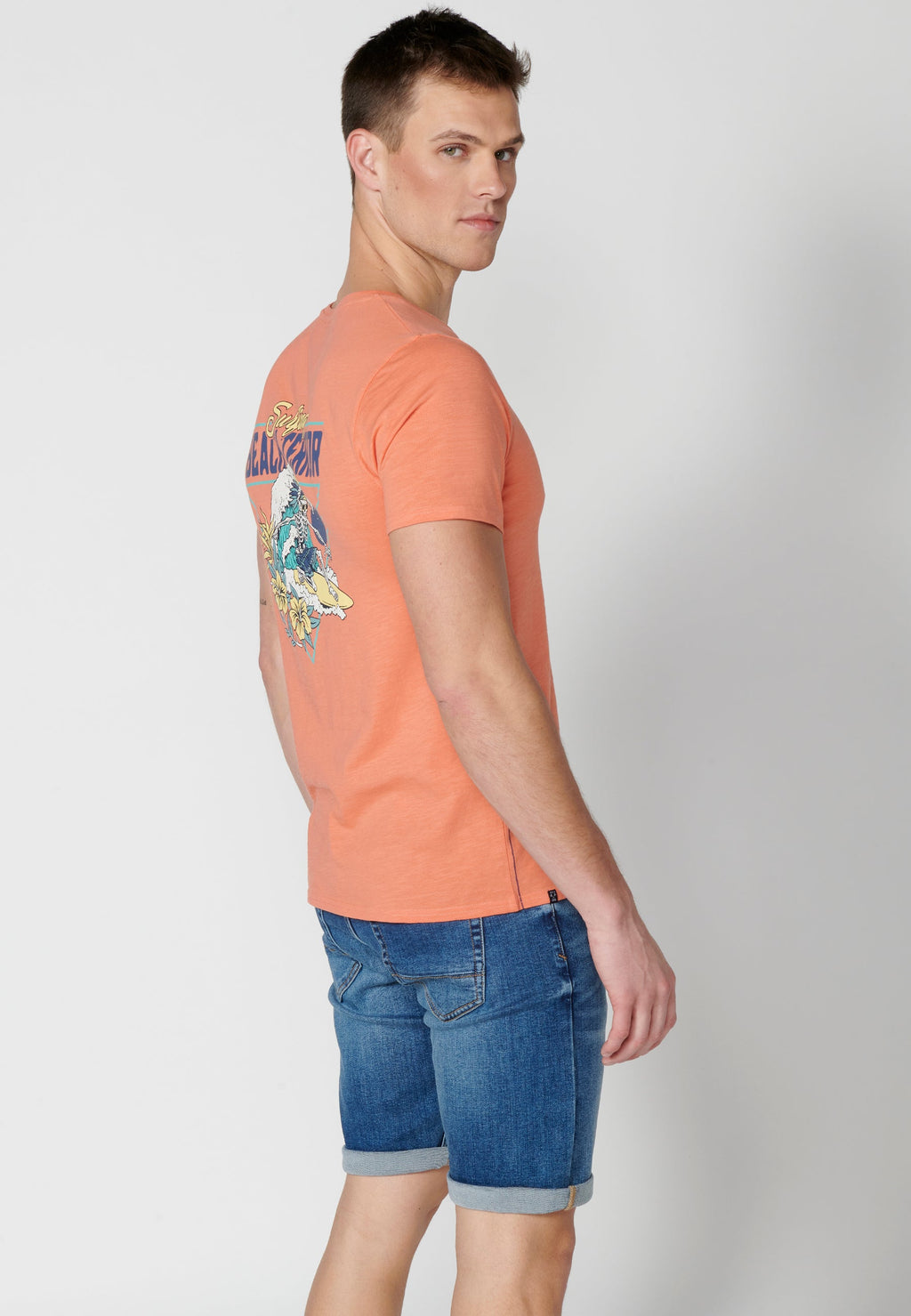 Camiseta Hombre Manga Corta Cuello Redondo Bolsillo Estampado – Koroshi 2311MC46