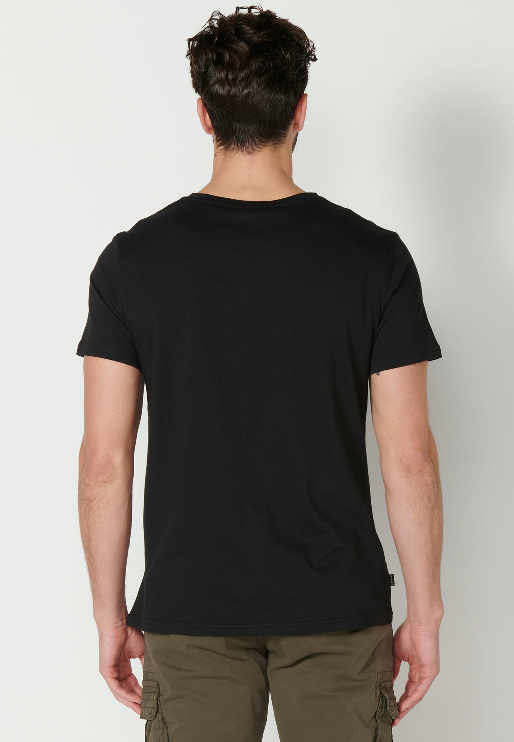 Camiseta Hombre Manga Corta Cuello Redondo Estampada – Koroshi Negro