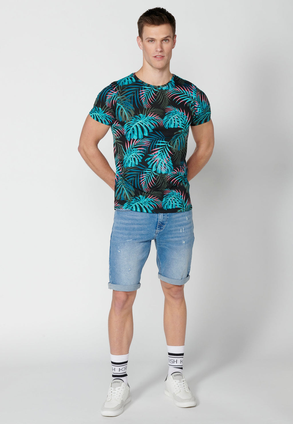 Camiseta Hombre Manga Corta Cuello Redondo Estampado Tropical – Koroshi 2311MC55