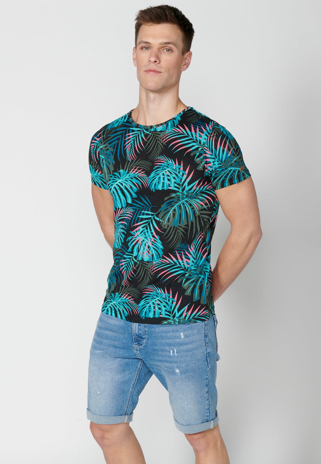 Camiseta Hombre Manga Corta Cuello Redondo Estampado Tropical – Koroshi 2311MC55