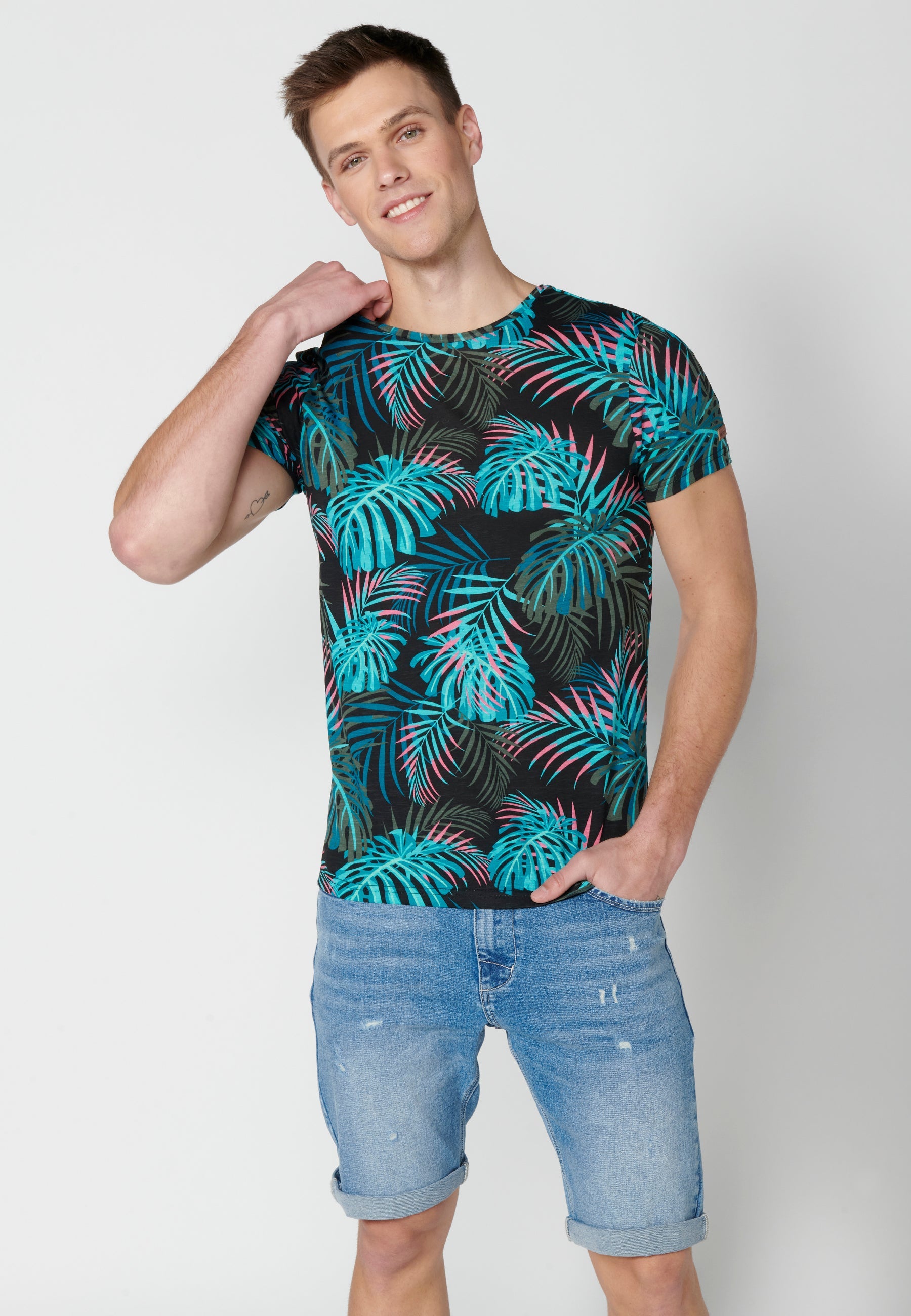 Camiseta Hombre Manga Corta Cuello Redondo Estampado Tropical – Koroshi 2311MC55