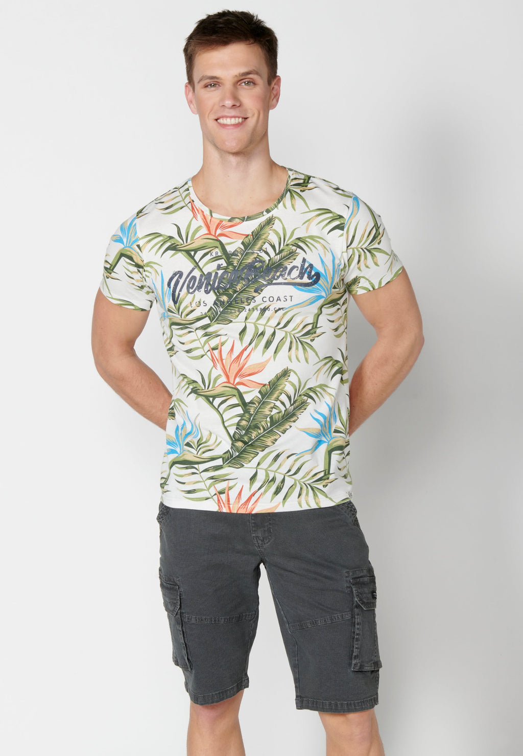 Camiseta Hombre Manga Corta Cuello Redondo Estampado Tropical – Koroshi 2311MC57