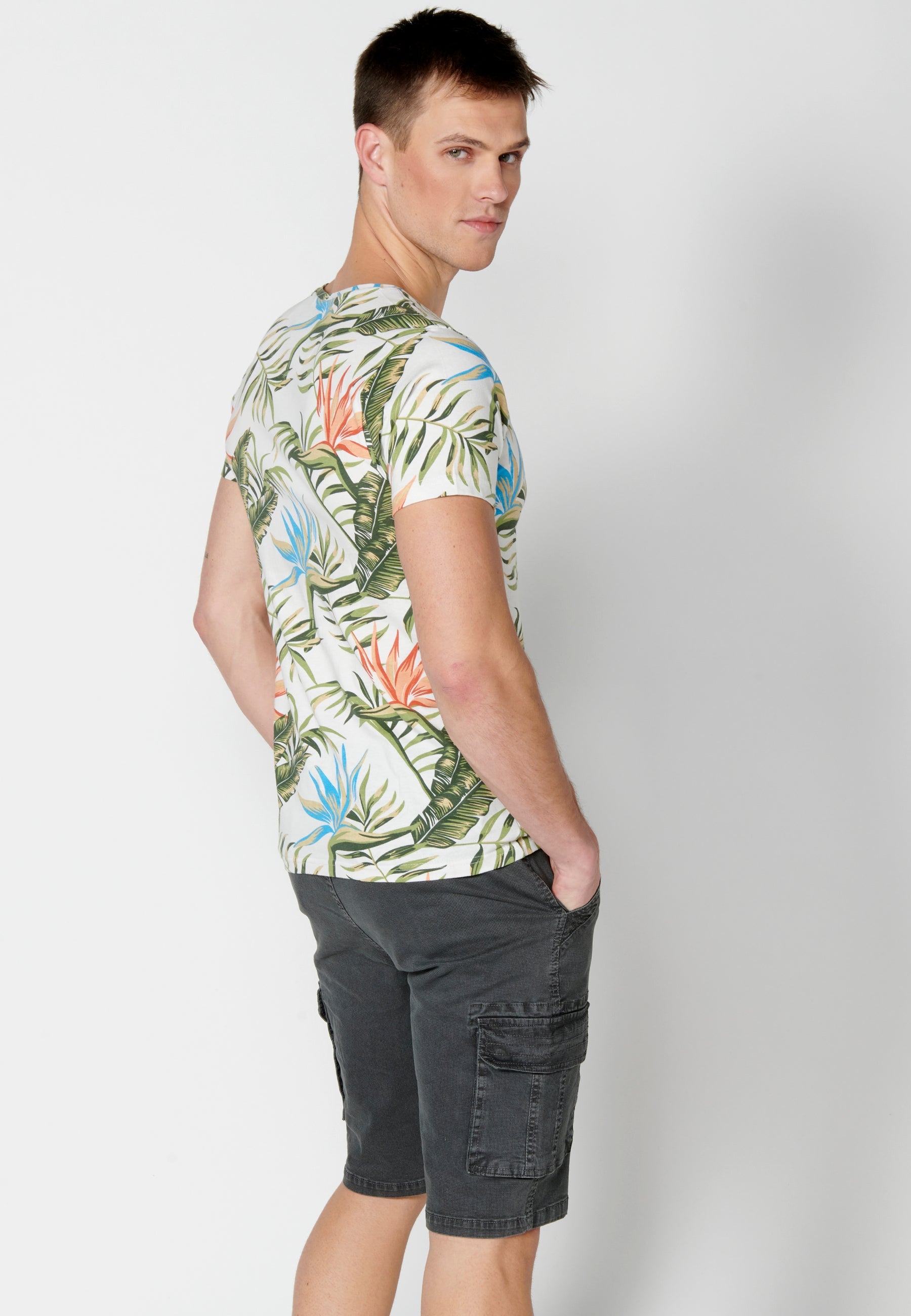 Camiseta Hombre Manga Corta Cuello Redondo Estampado Tropical – Koroshi 2311MC57