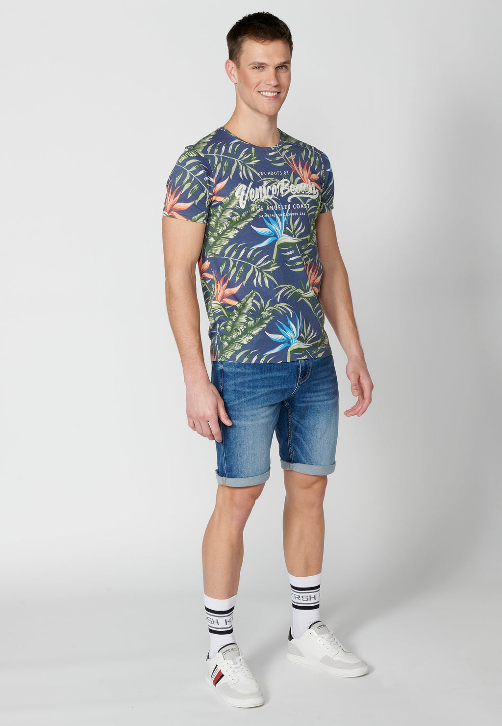 Camiseta Hombre Manga Corta Cuello Redondo Estampado Tropical – Koroshi 2311MC57