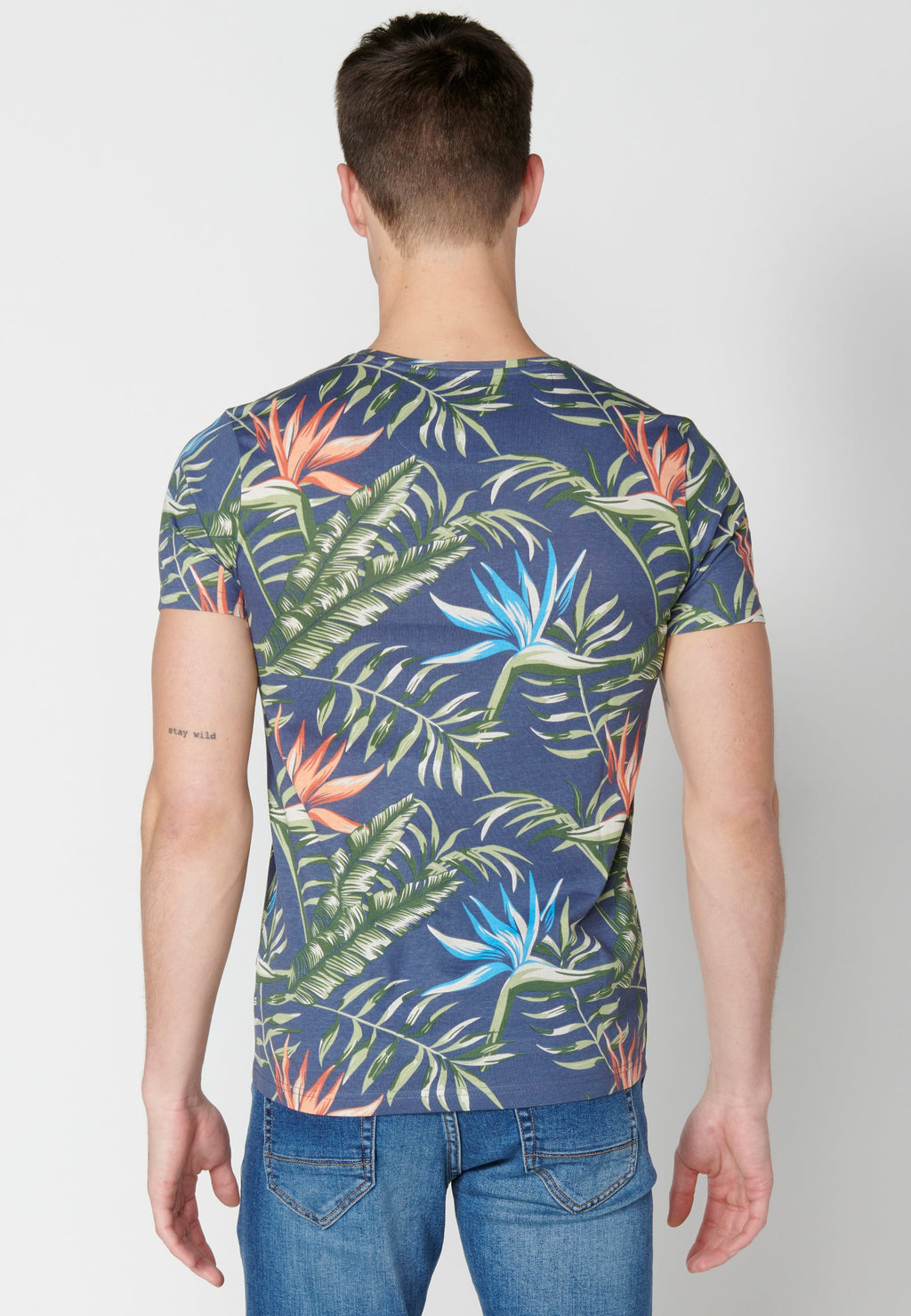 Camiseta Hombre Manga Corta Cuello Redondo Estampado Tropical – Koroshi 2311MC57