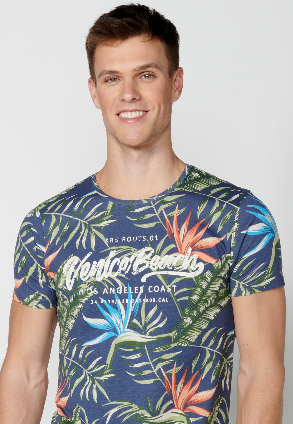 Camiseta Hombre Manga Corta Cuello Redondo Estampado Tropical – Koroshi 2311MC57