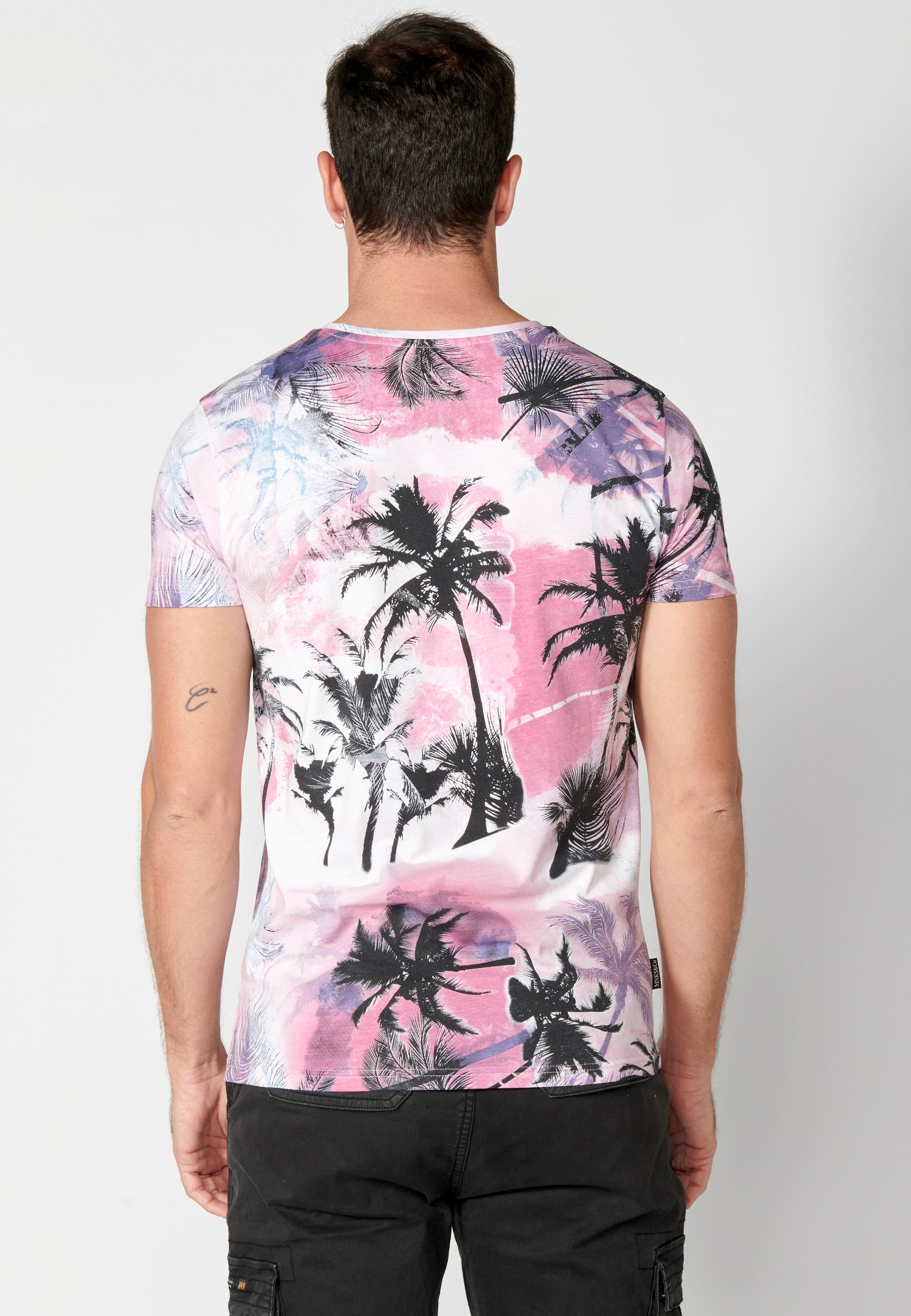 Camiseta Hombre Manga Corta Cuello Redondo Estampado Tropical – Koroshi Rosa