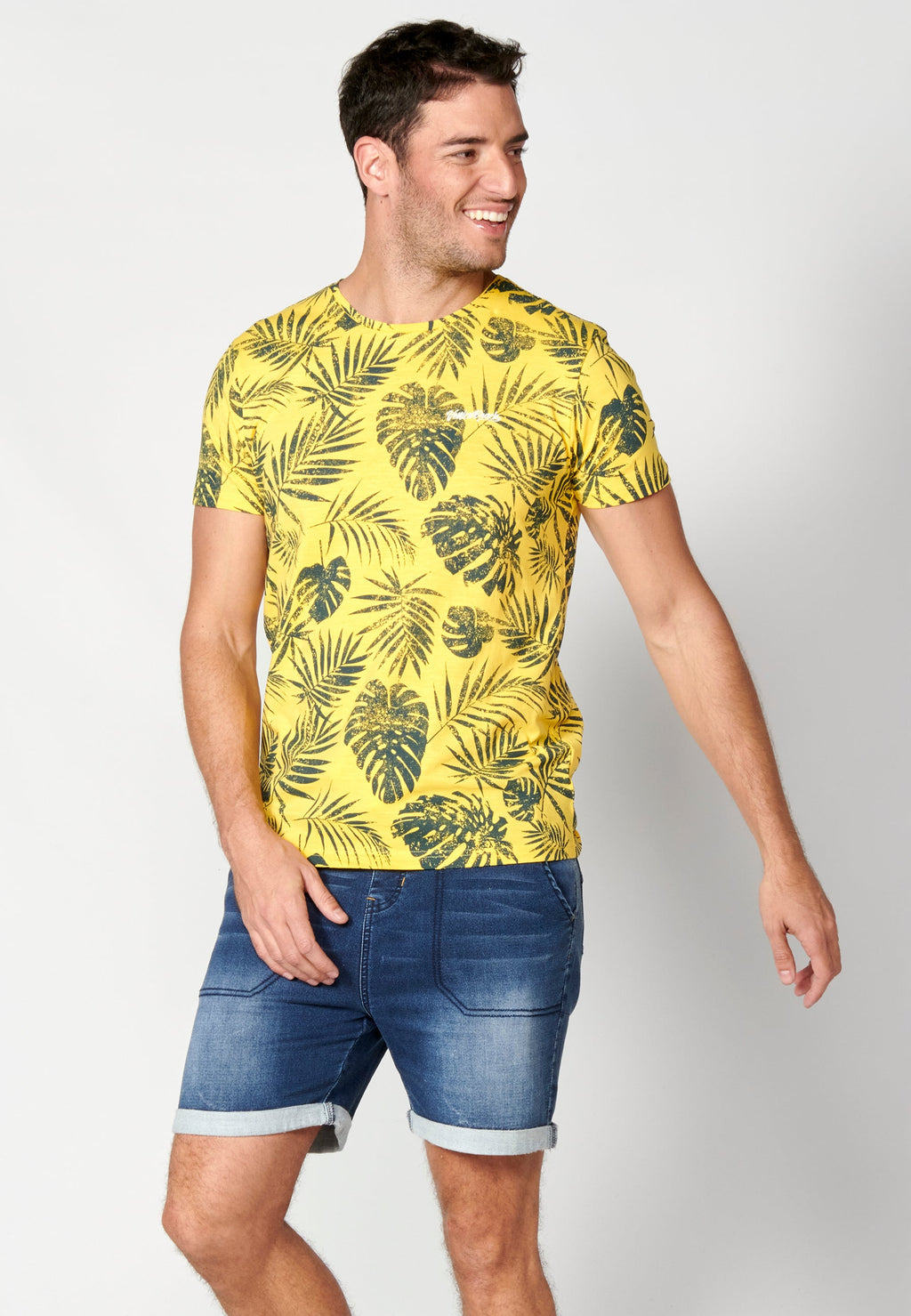 Camiseta Hombre Manga Corta Cuello Redondo Estampado Tropical – Koroshi 2311MC59