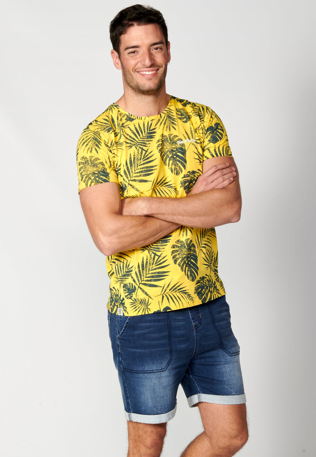 Camiseta Hombre Manga Corta Cuello Redondo Estampado Tropical – Koroshi 2311MC59