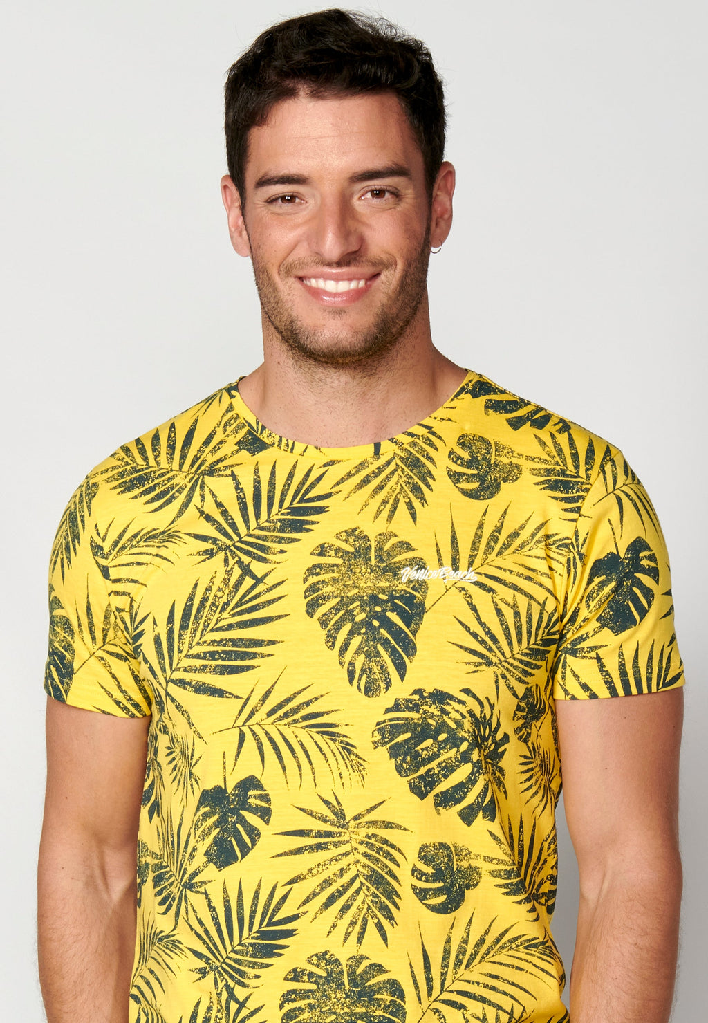 Camiseta Hombre Manga Corta Cuello Redondo Estampado Tropical – Koroshi 2311MC59