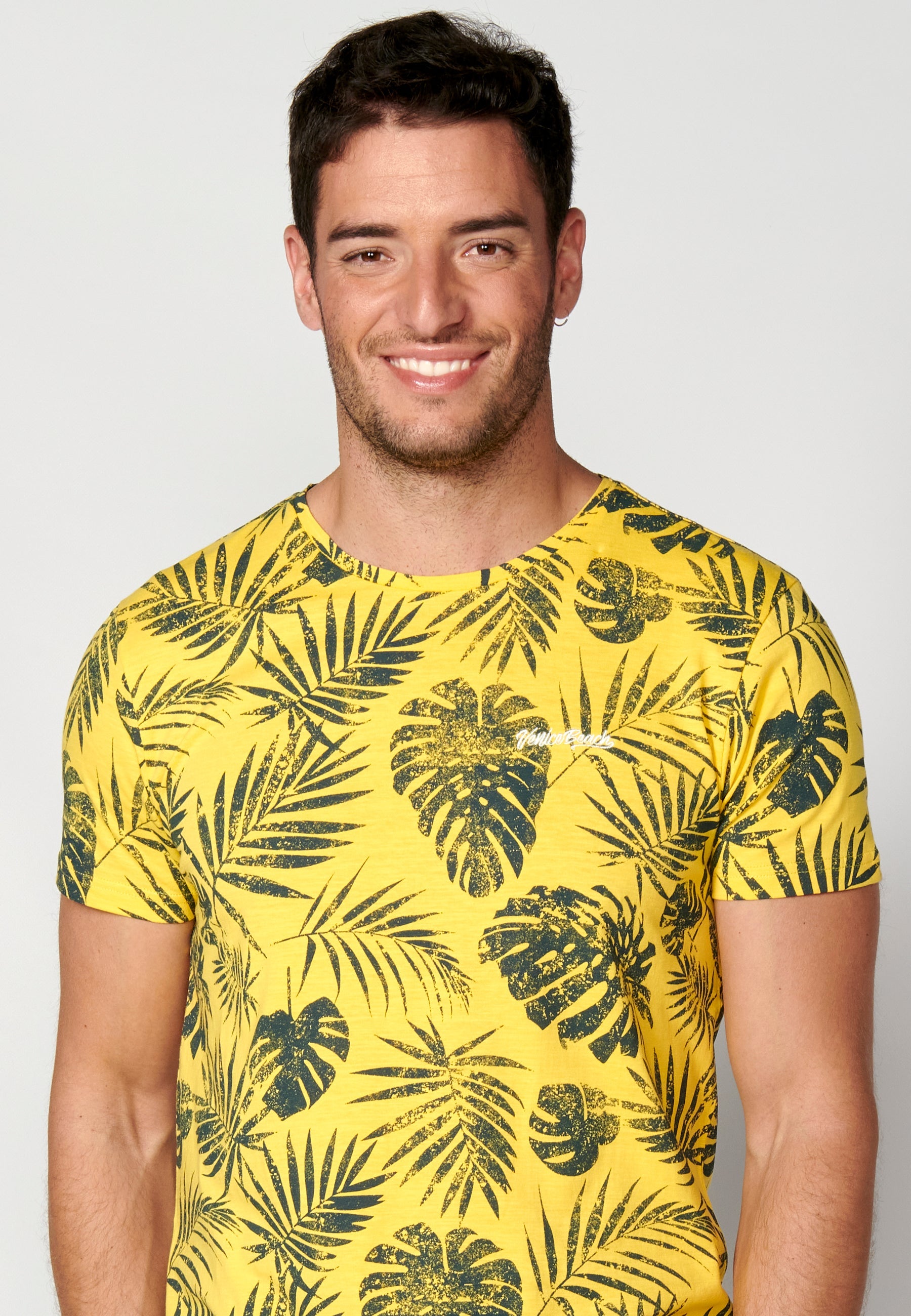 Camiseta Hombre Manga Corta Cuello Redondo Estampado Tropical – Koroshi 2311MC59