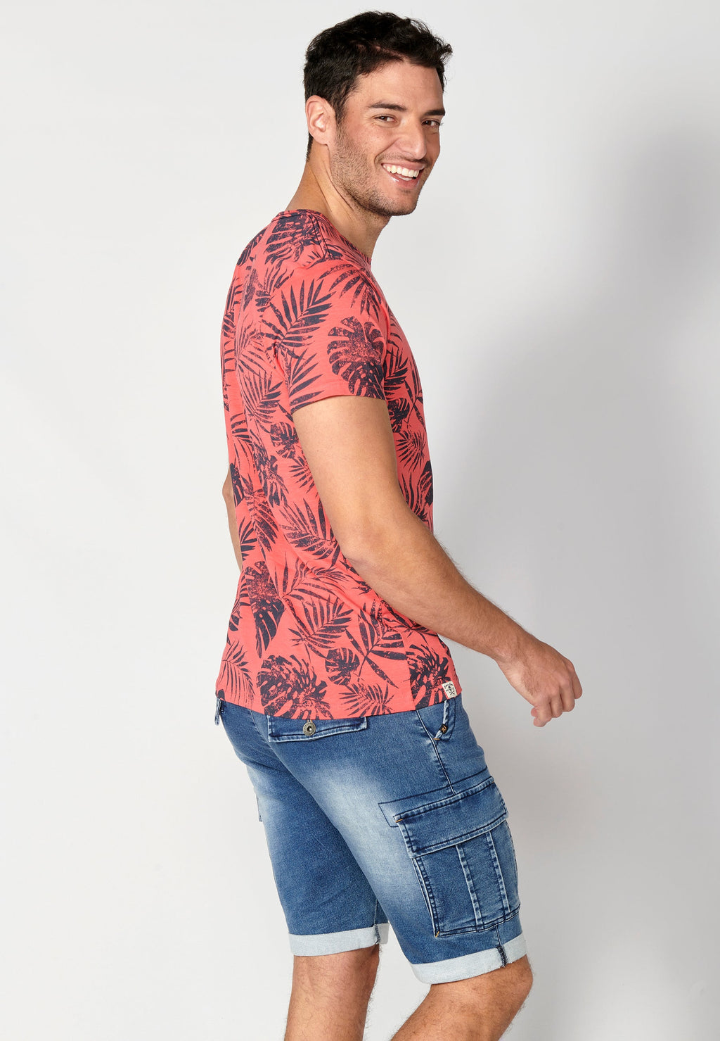 Camiseta Hombre Manga Corta Cuello Redondo Estampado Tropical – Koroshi 2311MC59