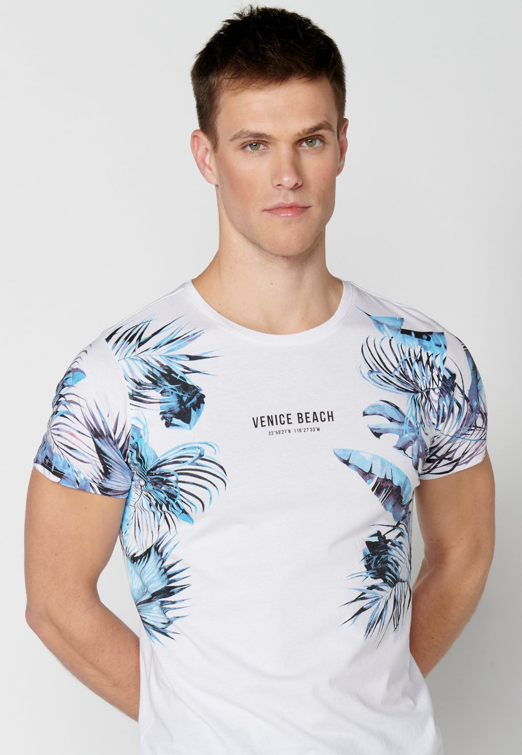 Camiseta Hombre Manga Corta Cuello Redondo Estampado Tropical – Koroshi Blanco