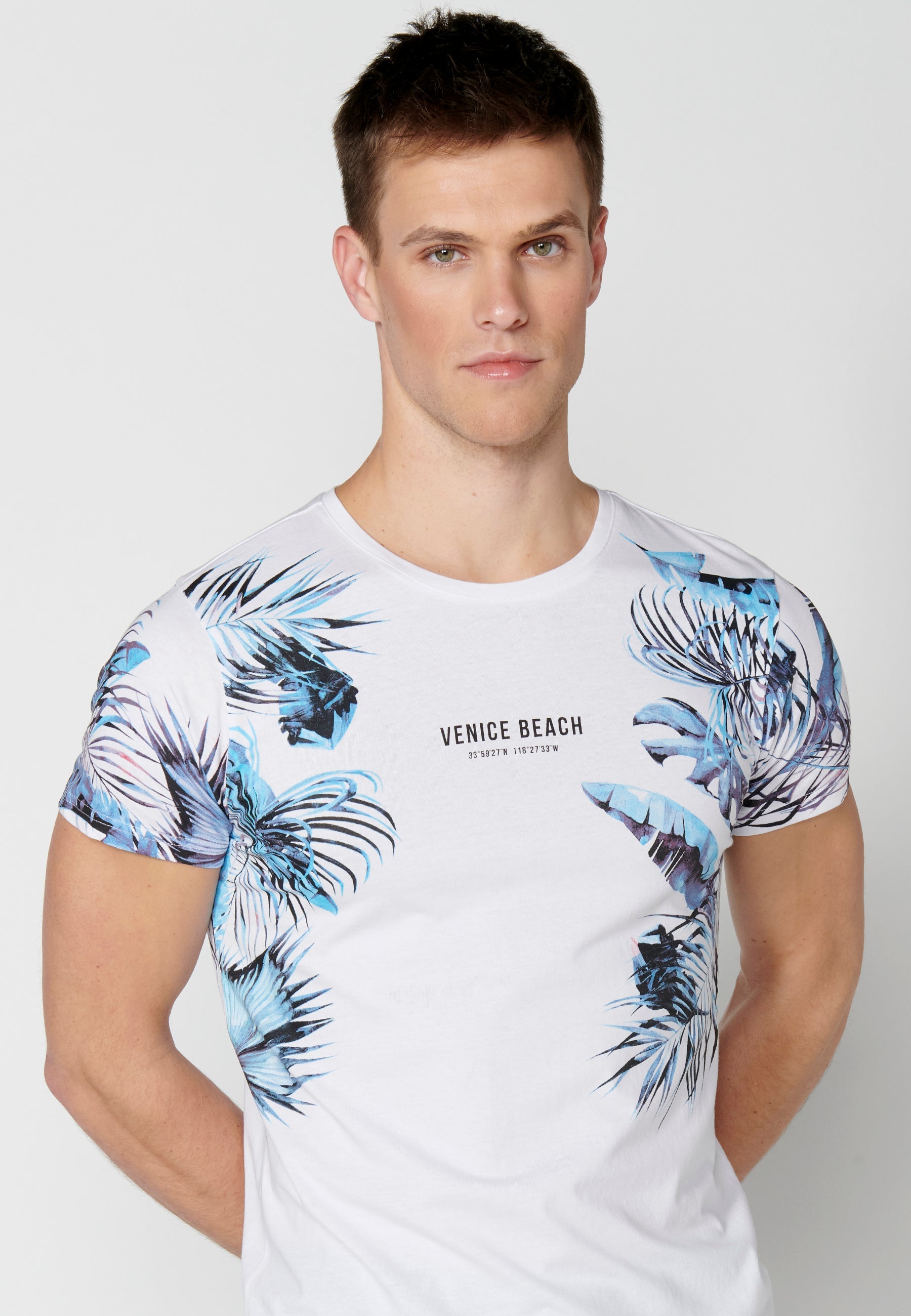 Camiseta Hombre Manga Corta Cuello Redondo Estampado Tropical – Koroshi Blanco
