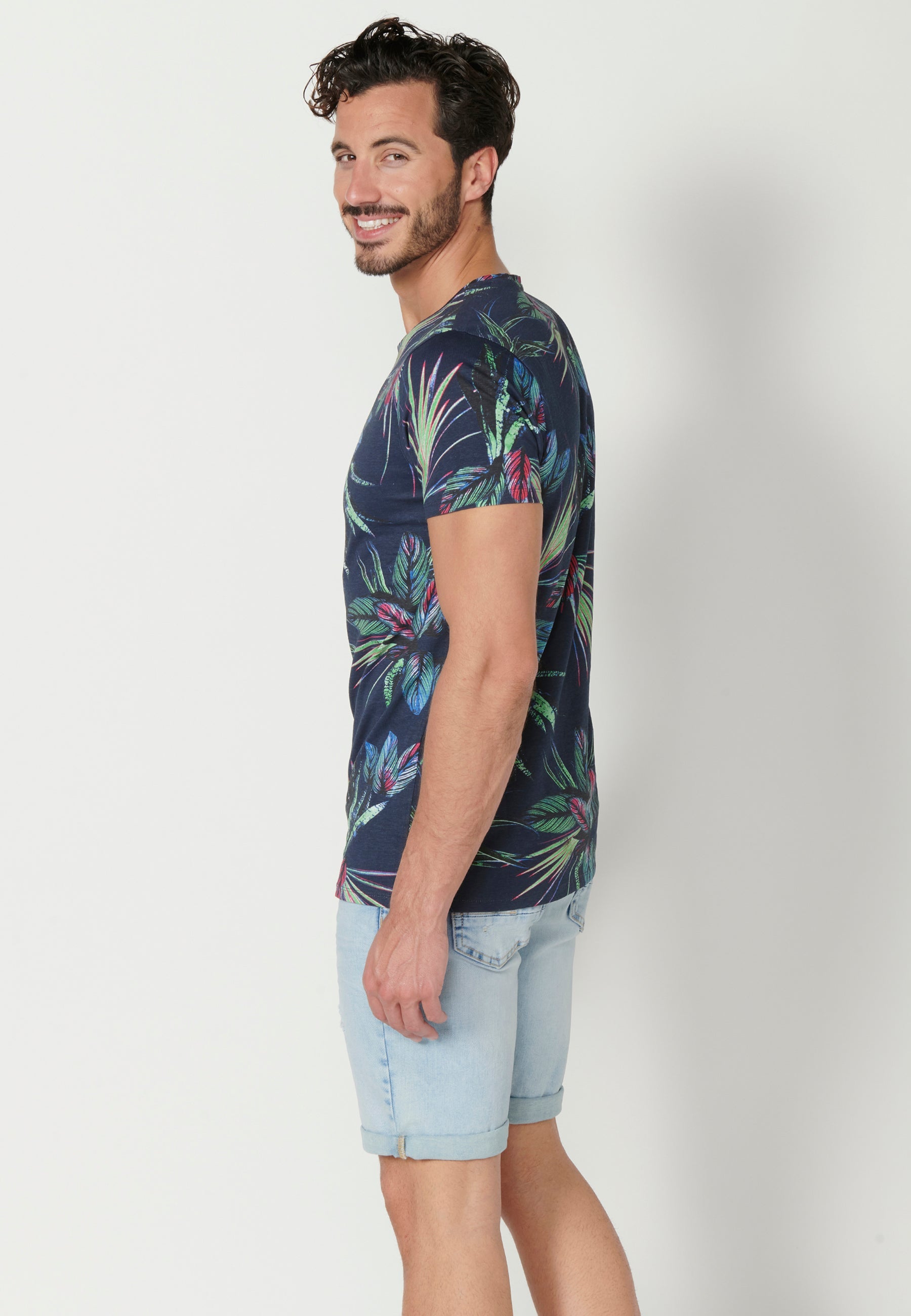 Camiseta Hombre Manga Corta Cuello Redondo Estampado Tropical – Koroshi Negro