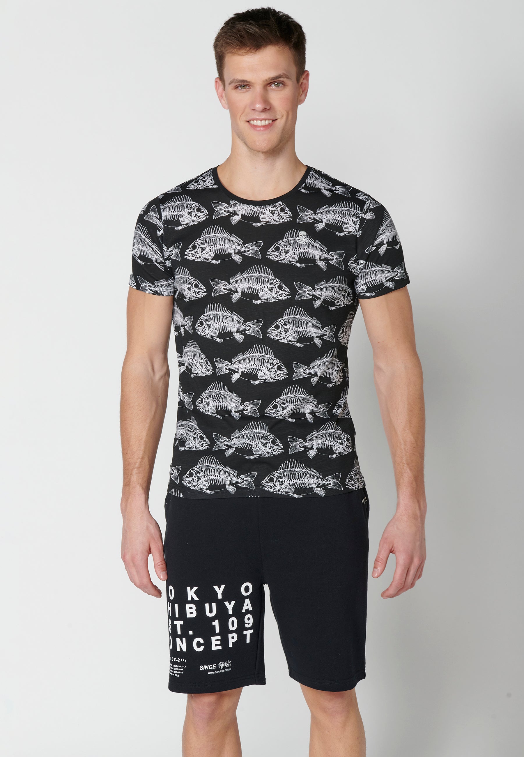 Camiseta Hombre Manga Corta Cuello Redondo Estampada – Koroshi Negro