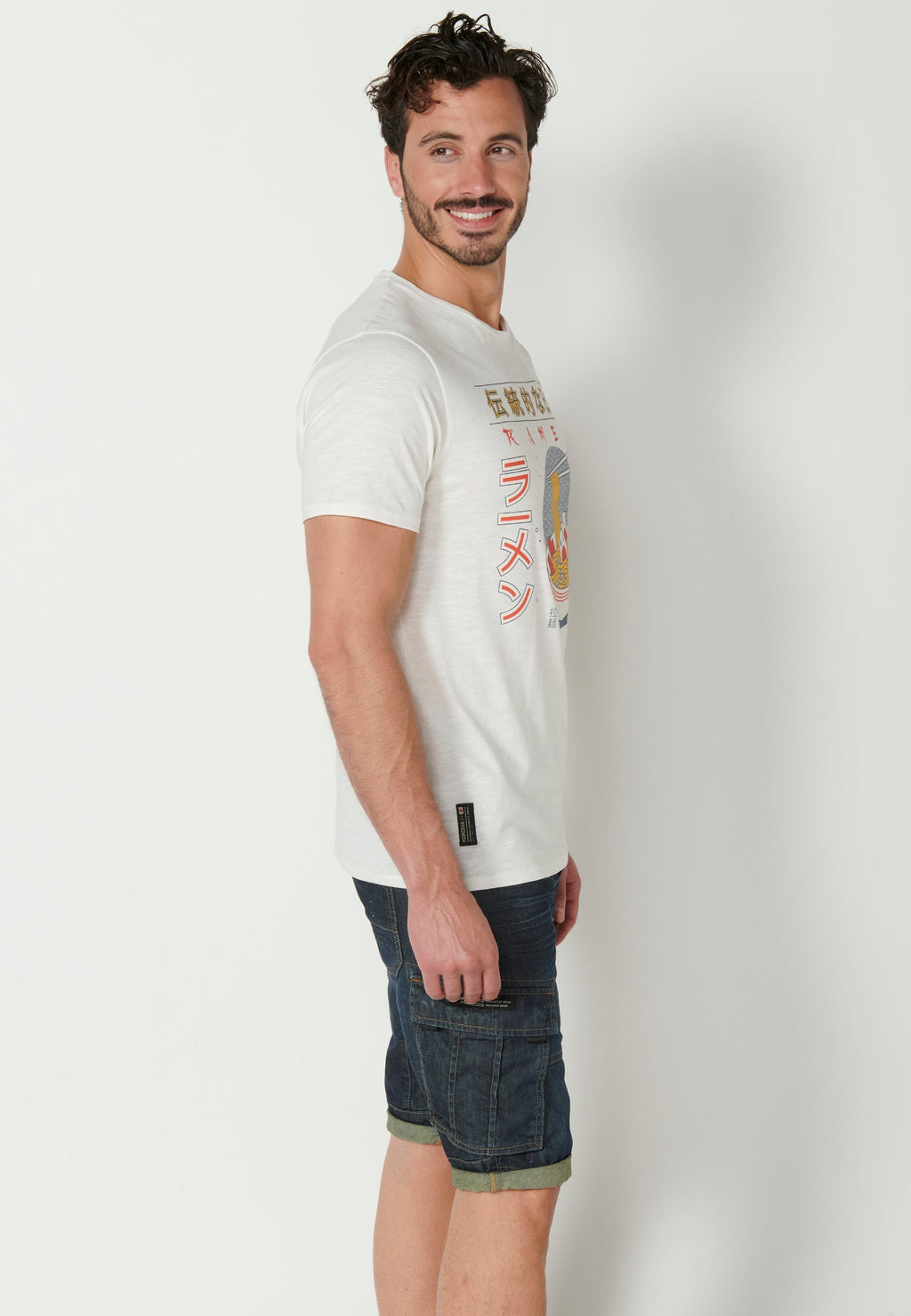Camiseta Hombre Manga Corta Cuello Redondo Estampada – Koroshi Crudo