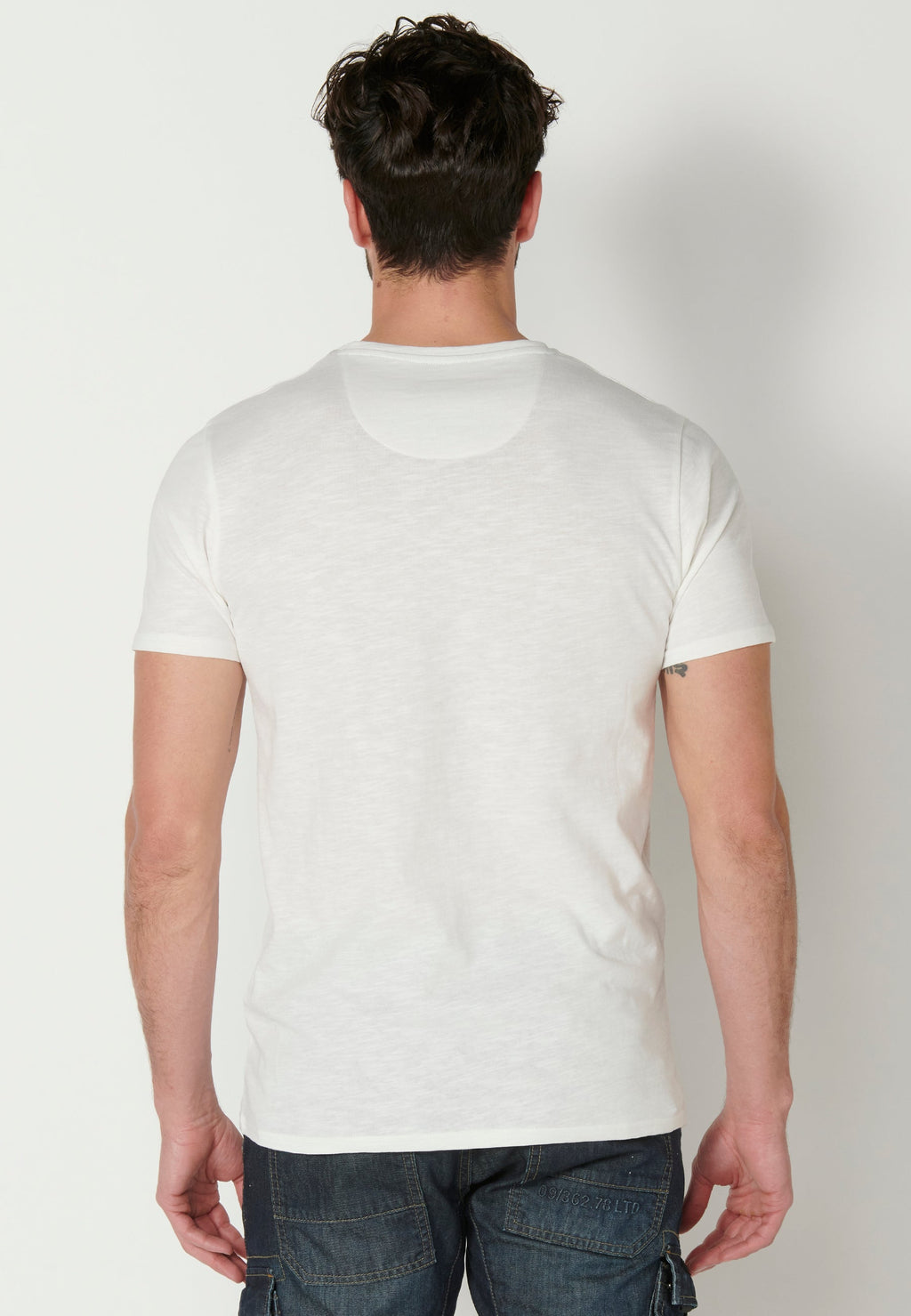 Camiseta Hombre Manga Corta Cuello Redondo Estampada – Koroshi Crudo