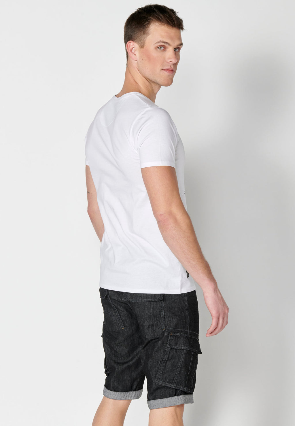 Camiseta Hombre Manga Corta Cuello Redondo Estampada – Koroshi 2311MC72