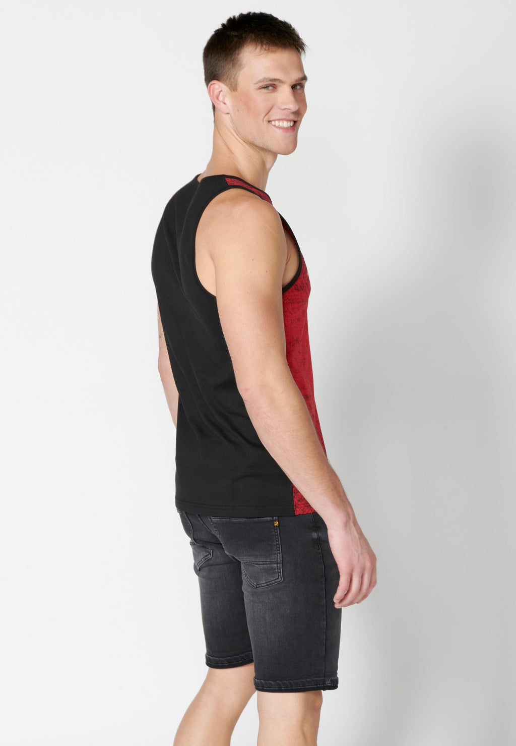 Camiseta Sin Mangas Hombre con Texto en el Pecho – Koroshi Rojo