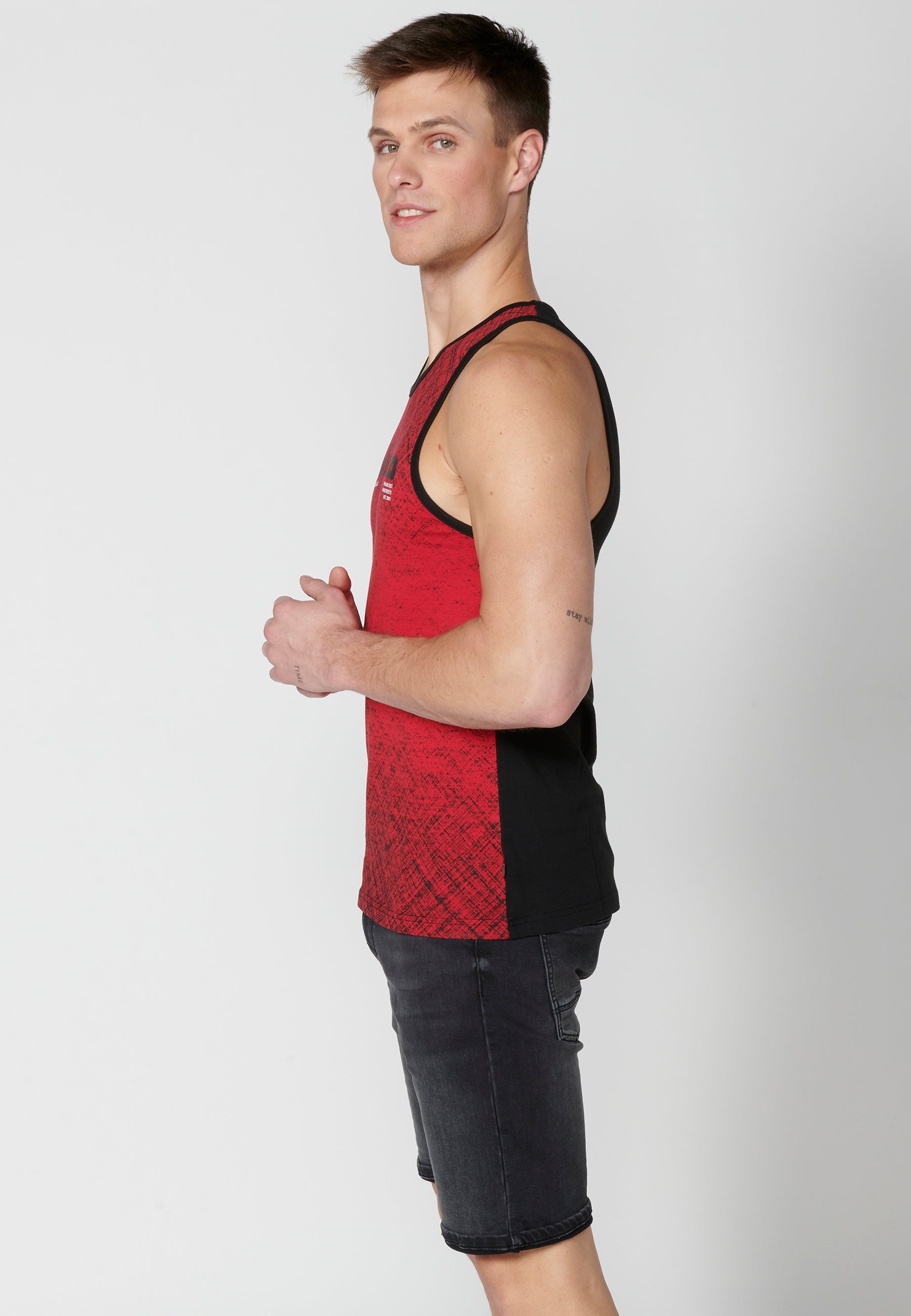 Camiseta Sin Mangas Hombre con Texto en el Pecho – Koroshi Rojo
