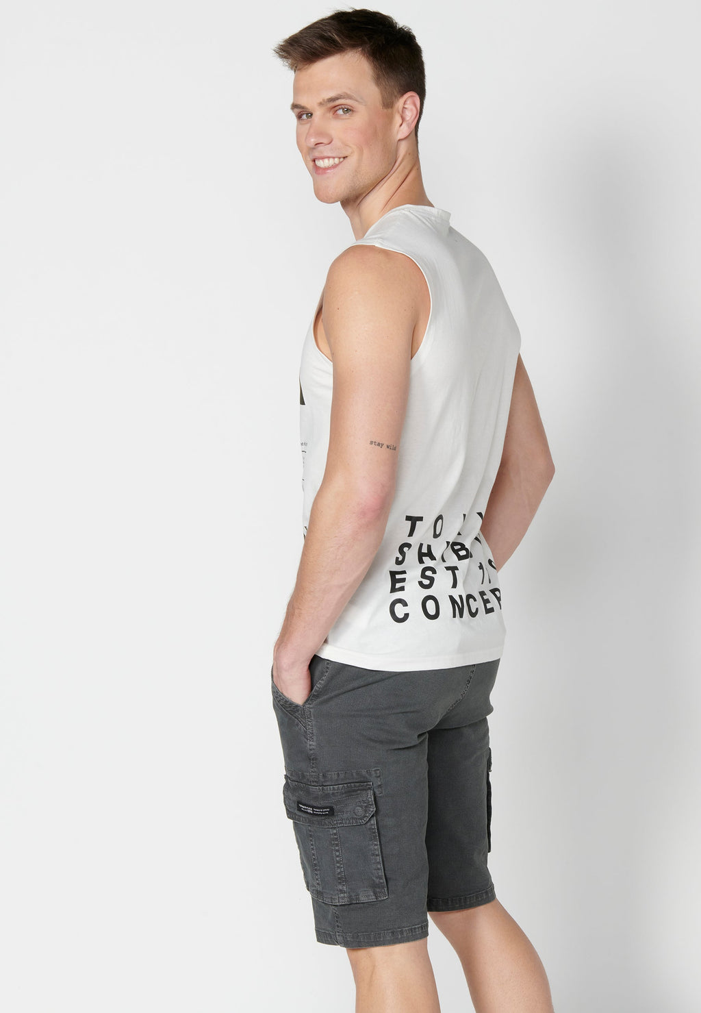 Camiseta Sin Mangas Hombre Estampada – Koroshi Crudo