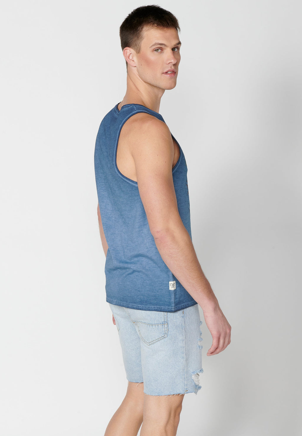 Camiseta Sin Mangas Hombre Degradado Estampada – Koroshi Índigo