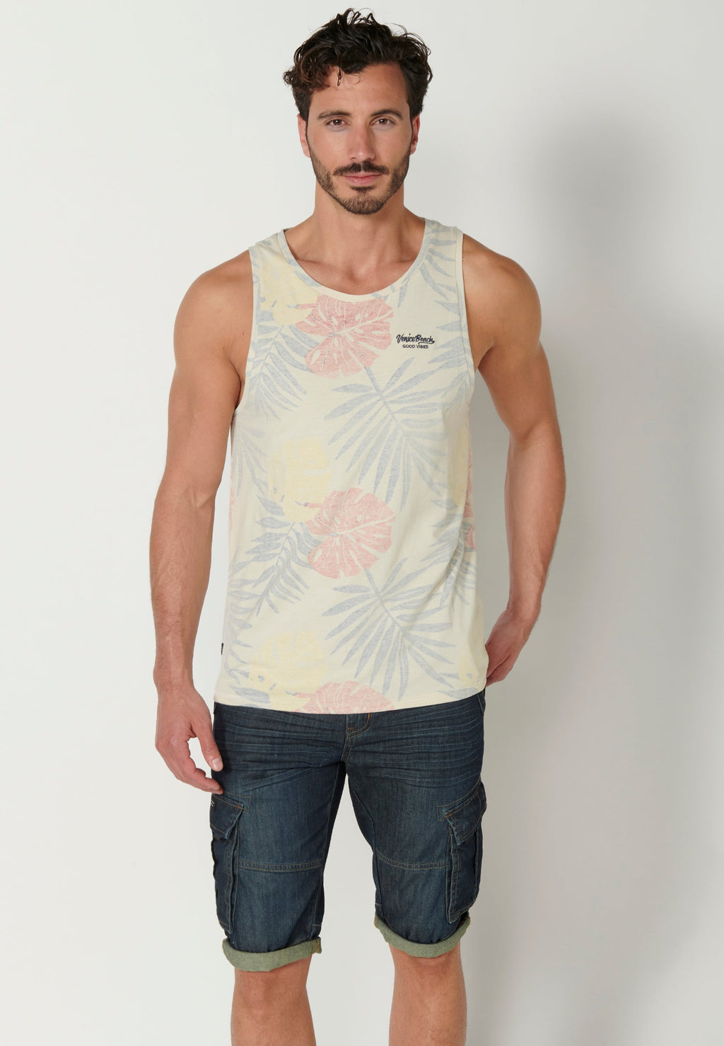 Camiseta Sin Mangas Hombre Estampado Tropical – Koroshi Multicolor