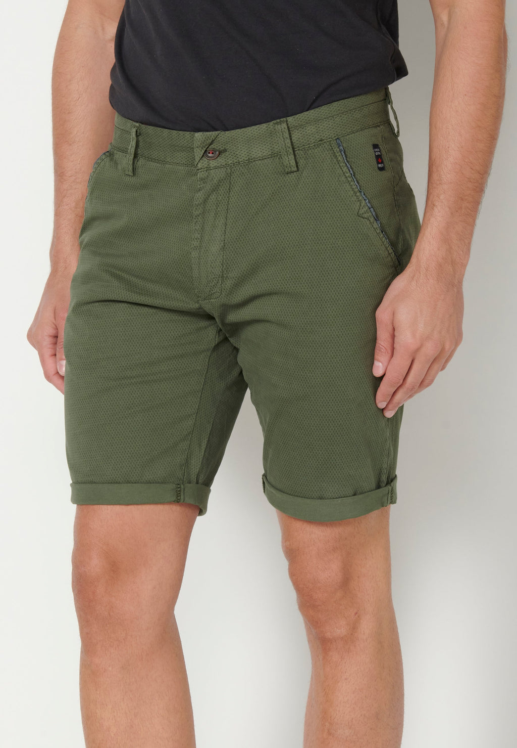 Bermuda Hombre Chino Algodón con Vuelta – Koroshi 2311PS08