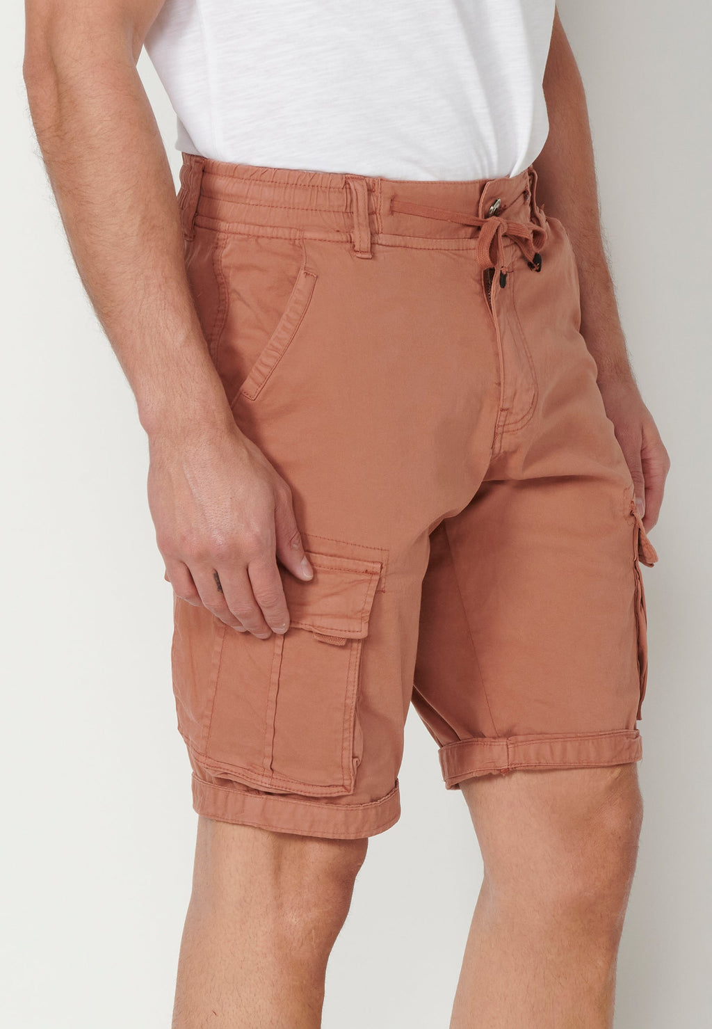 Bermuda Cargo Hombre Acabado Vuelta 6 Bolsillos – Koroshi 2311PS12