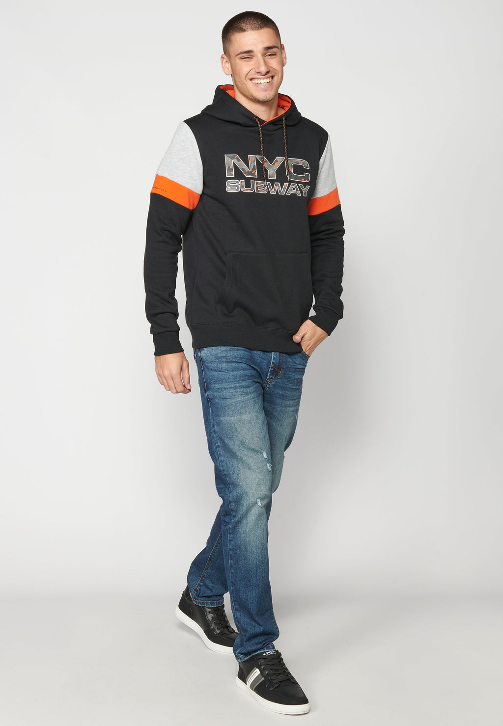 Sudadera Hombre Capucha con Bolsillo y Estampado – Koroshi Negro