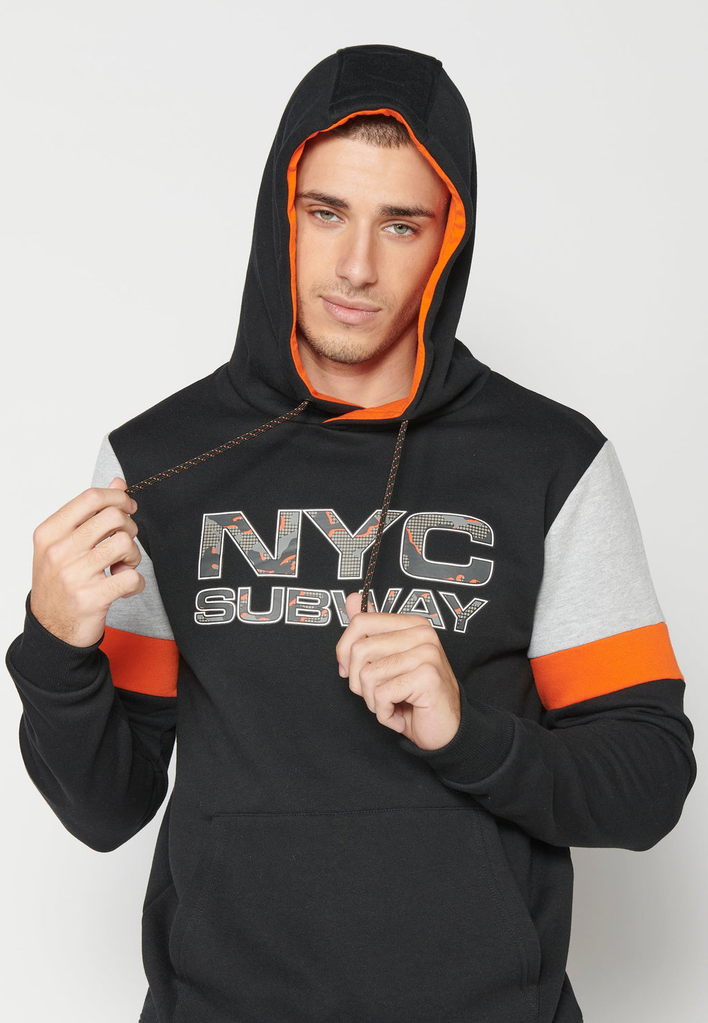 Sudadera Hombre Capucha con Bolsillo y Estampado – Koroshi Negro