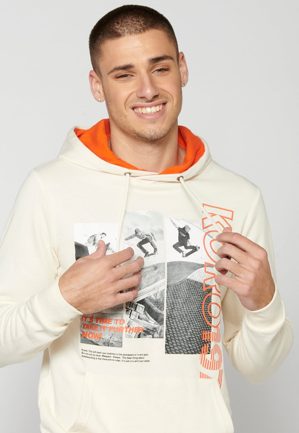 Sudadera Hombre Capucha con Bolsillo y Estampado – Koroshi Crema