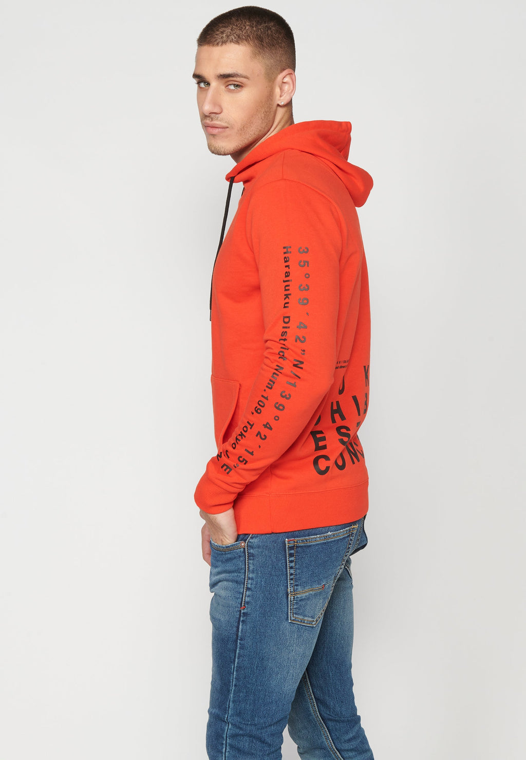 Sudadera Hombre Capucha con Bolsillo y Estampado – Koroshi Rojo