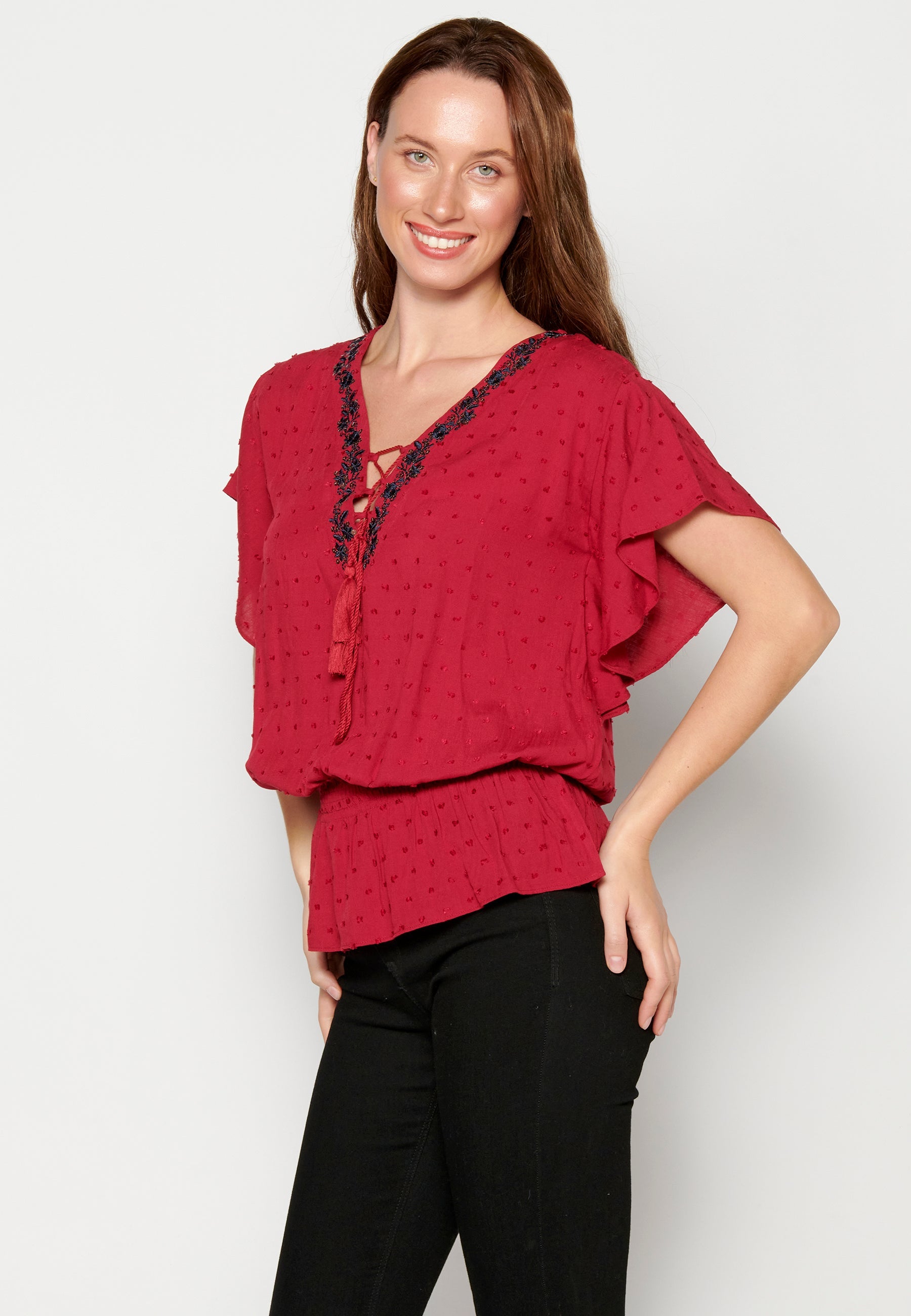 Blusa de manga corta fluida granate para mujer | moda actual