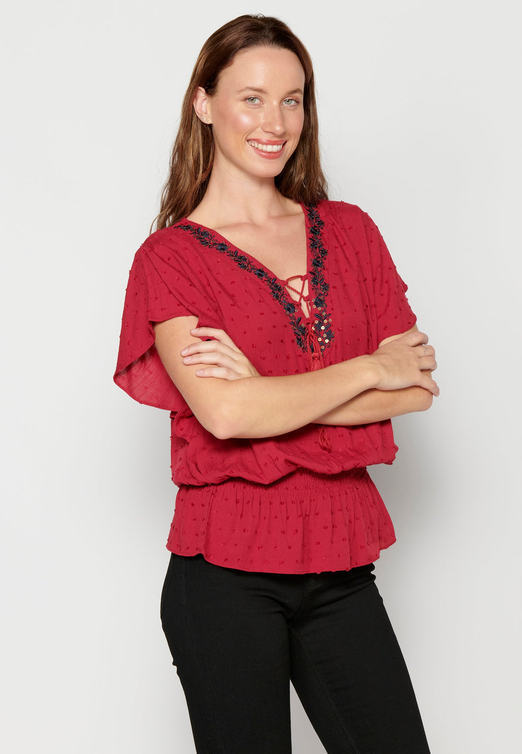Blusa de manga corta fluida granate para mujer | moda actual