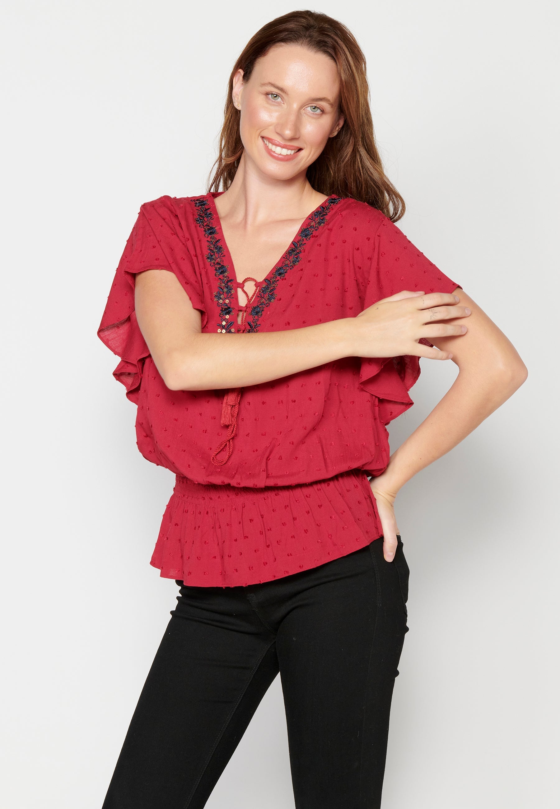 Blusa de manga corta fluida granate para mujer | moda actual