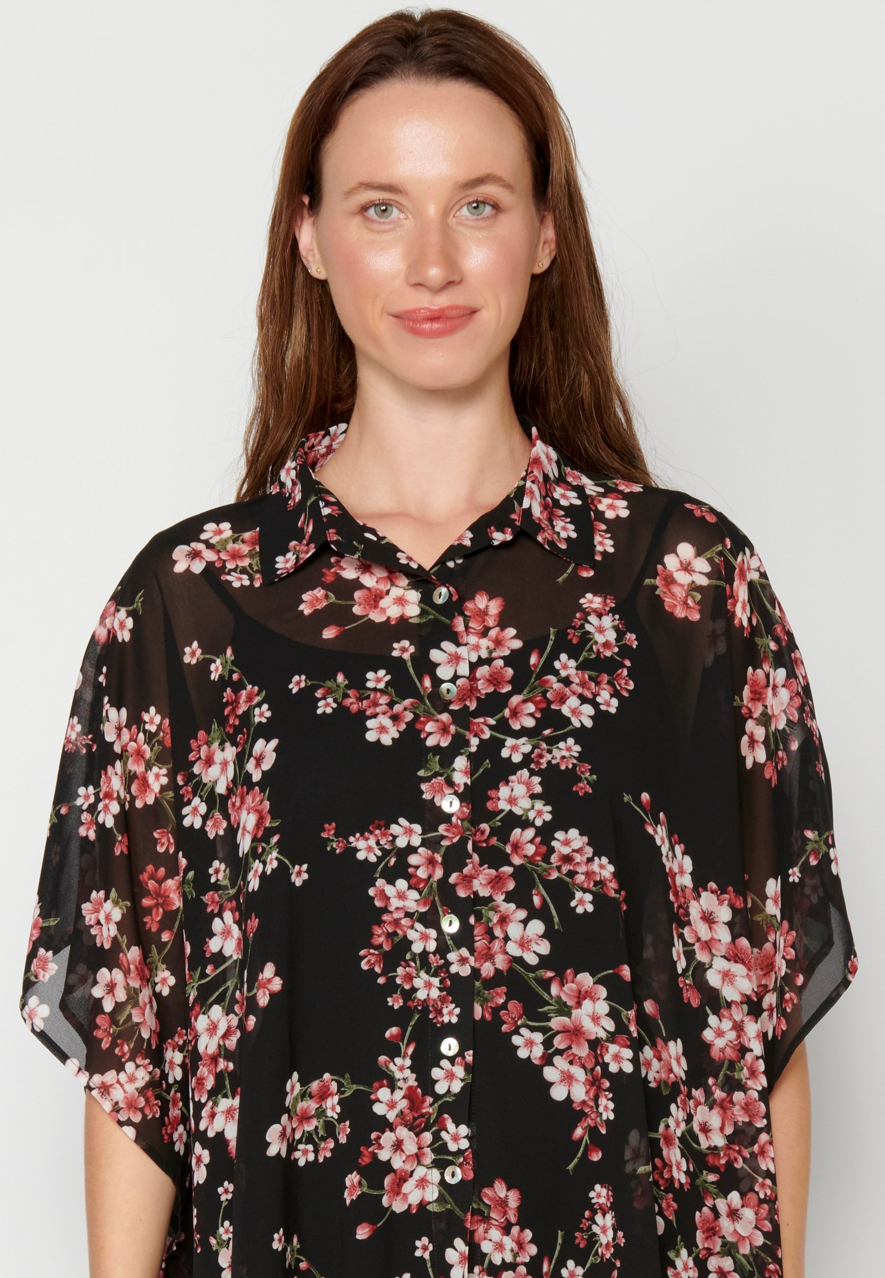 Blusa de manga corta fluida para mujer | moda actual