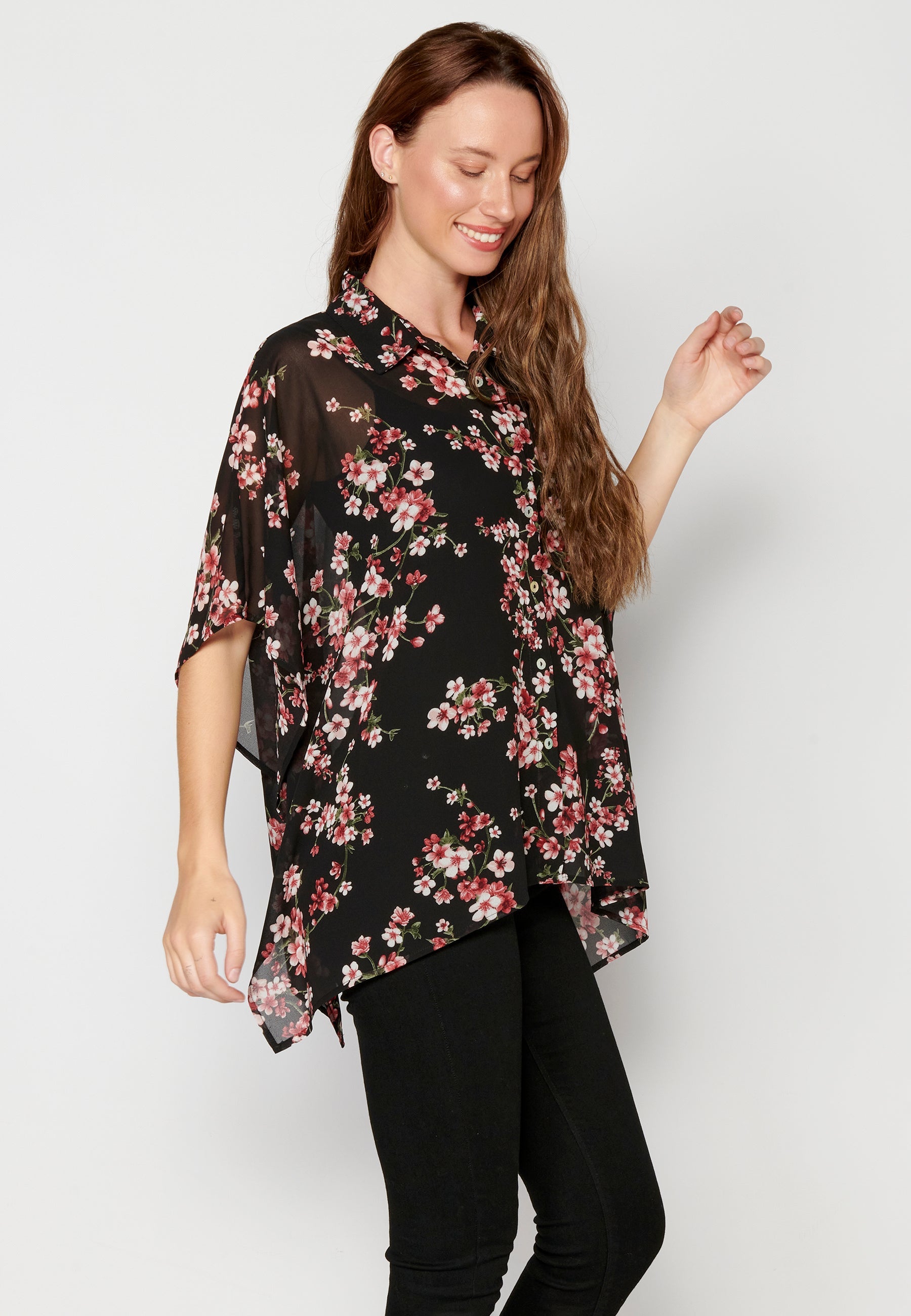 Blusa de manga corta fluida para mujer | moda actual