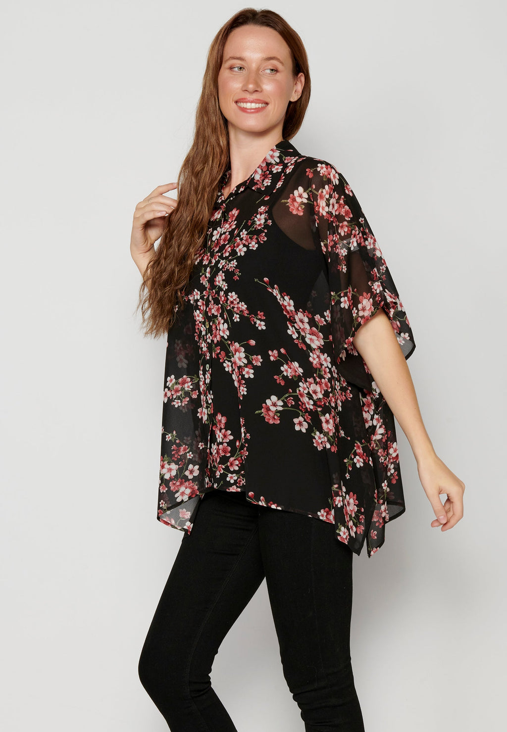 Blusa de manga corta fluida para mujer | moda actual