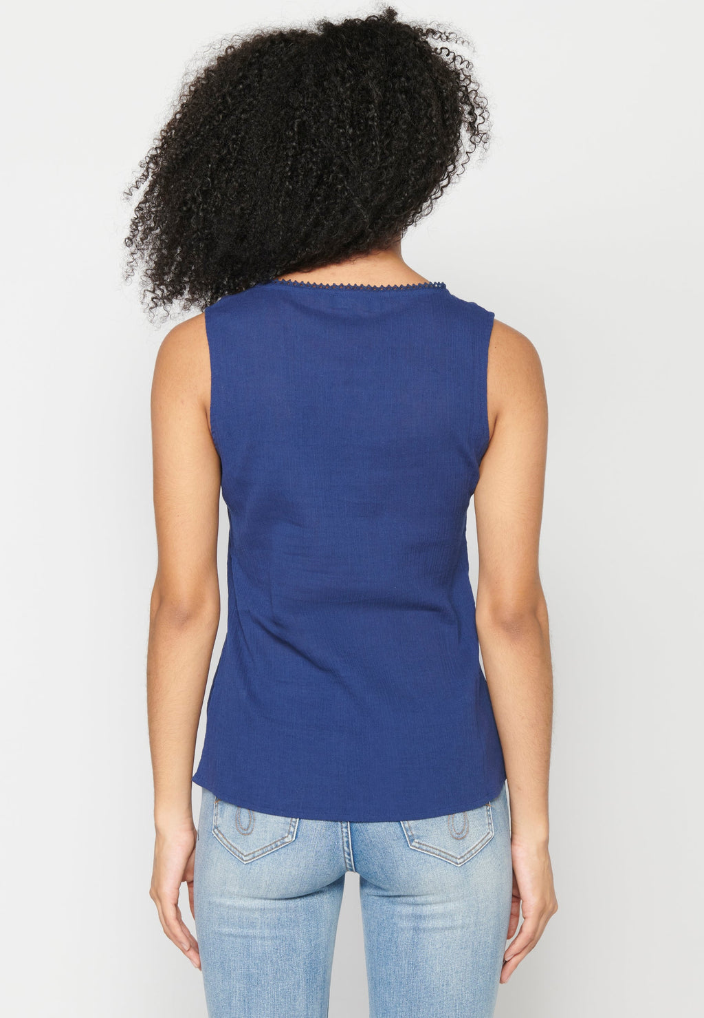 Blusa sin mangas de algodón para mujer | moda actual