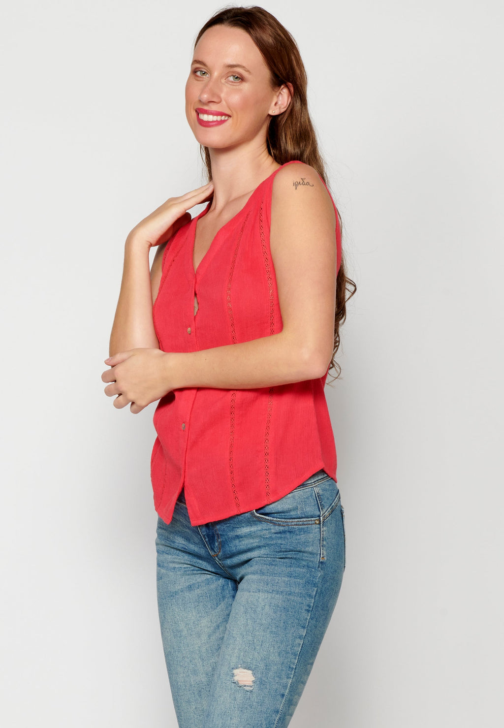 Blusa sin mangas con escote de pico para mujer | moda actual