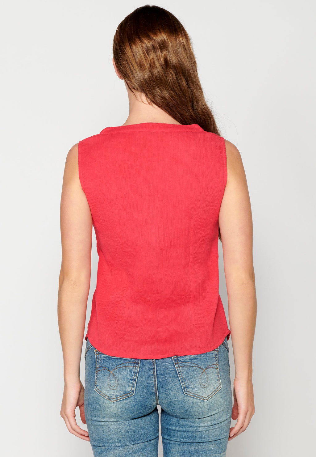 Blusa sin mangas con escote de pico para mujer | moda actual