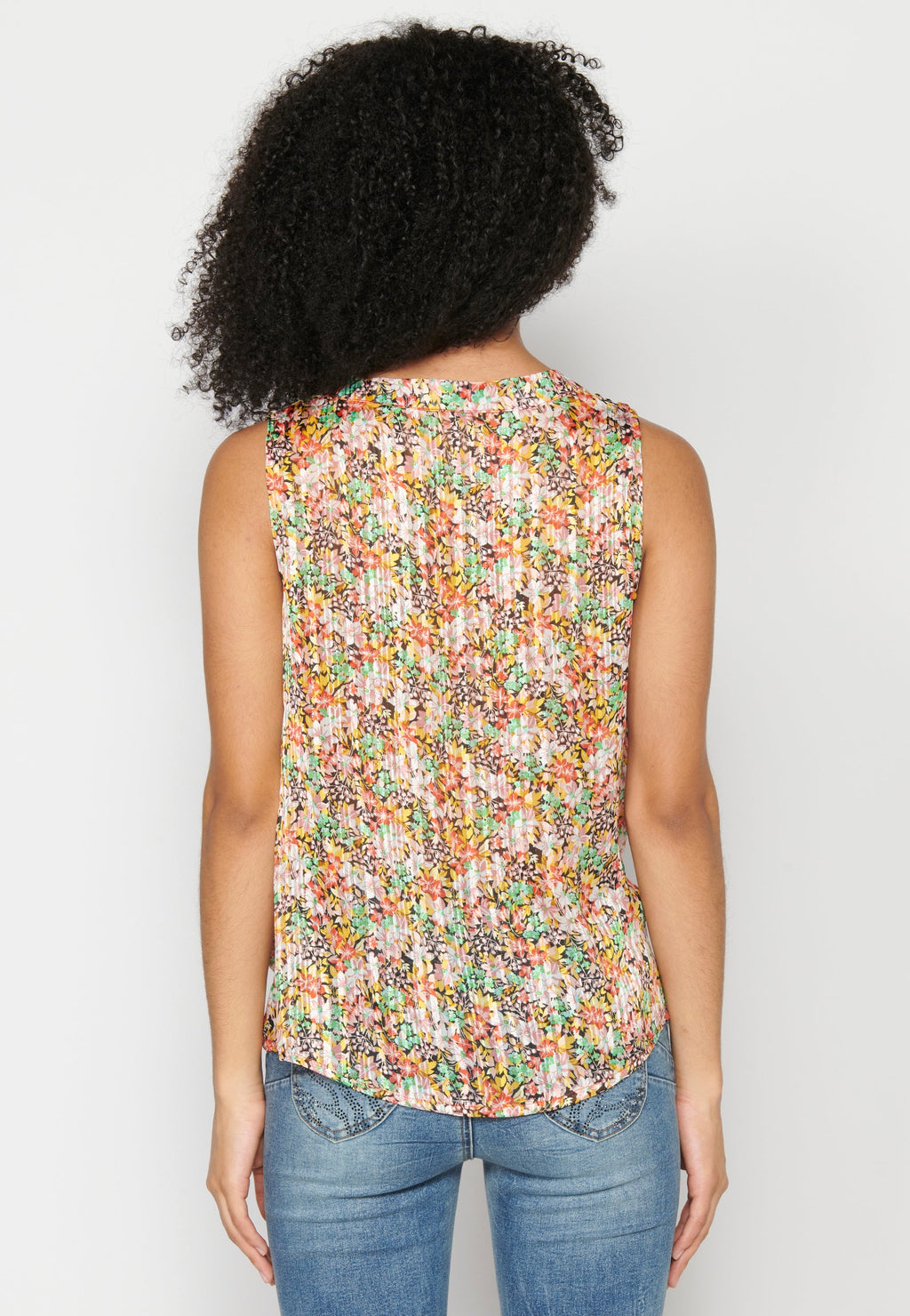 Blusa sin mangas fluida multicolor para mujer | moda actual