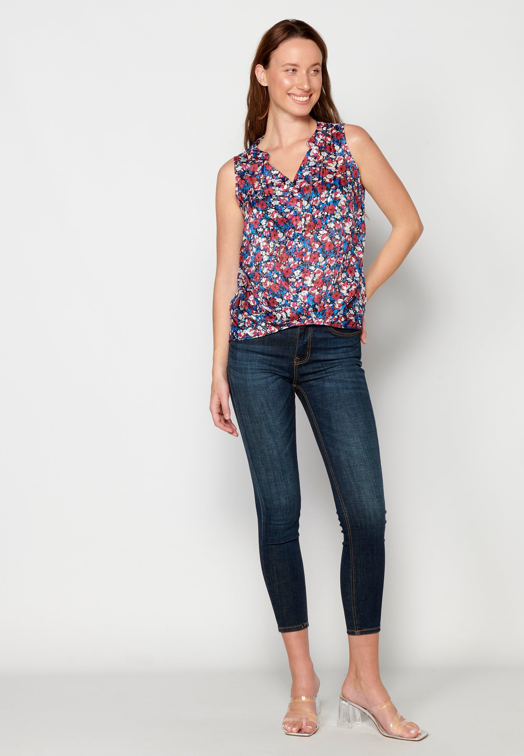 Blusa sin mangas fluida multicolor para mujer | moda actual