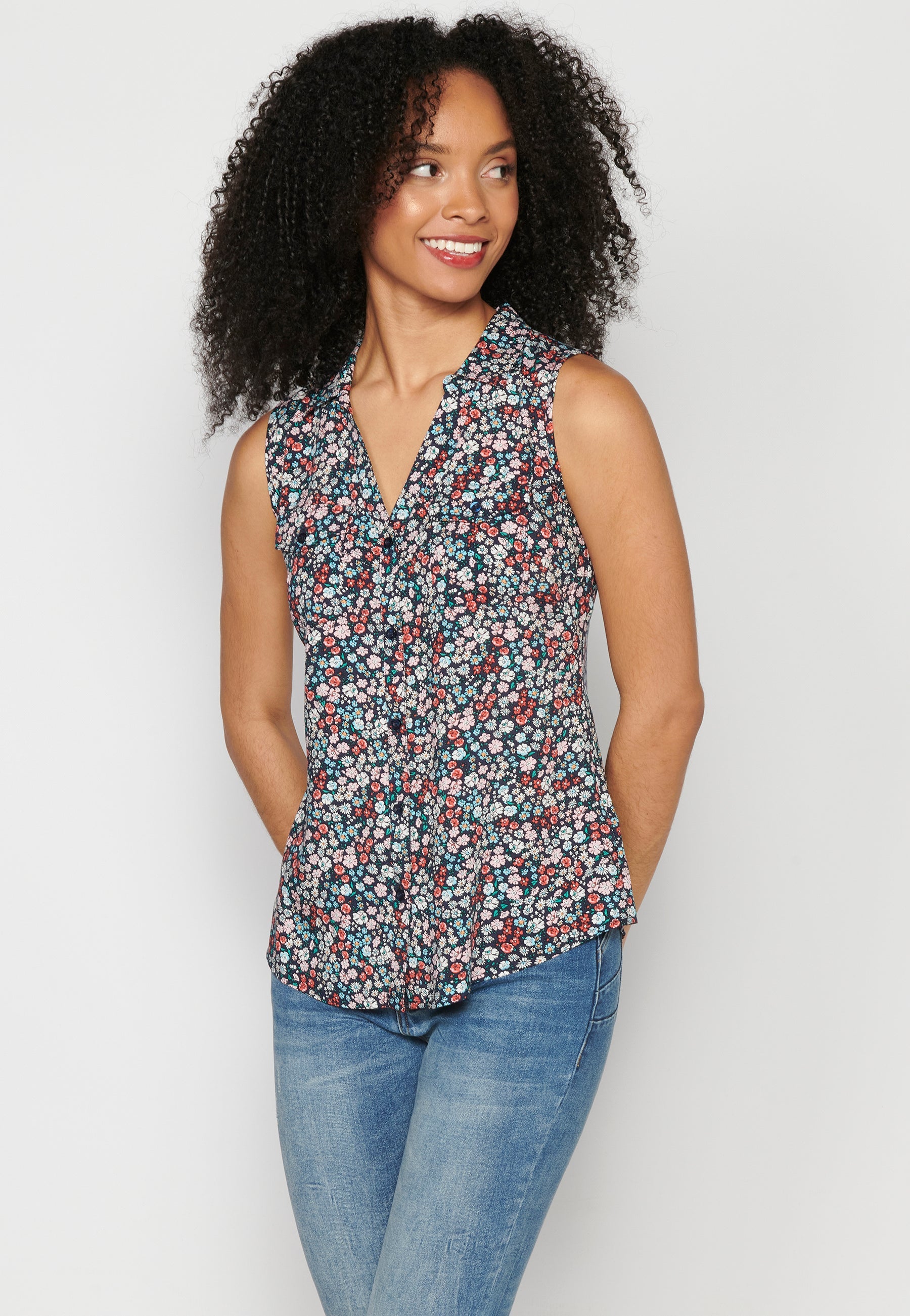 Blusa sin mangas con estampado floral multicolor para mujer | moda actual