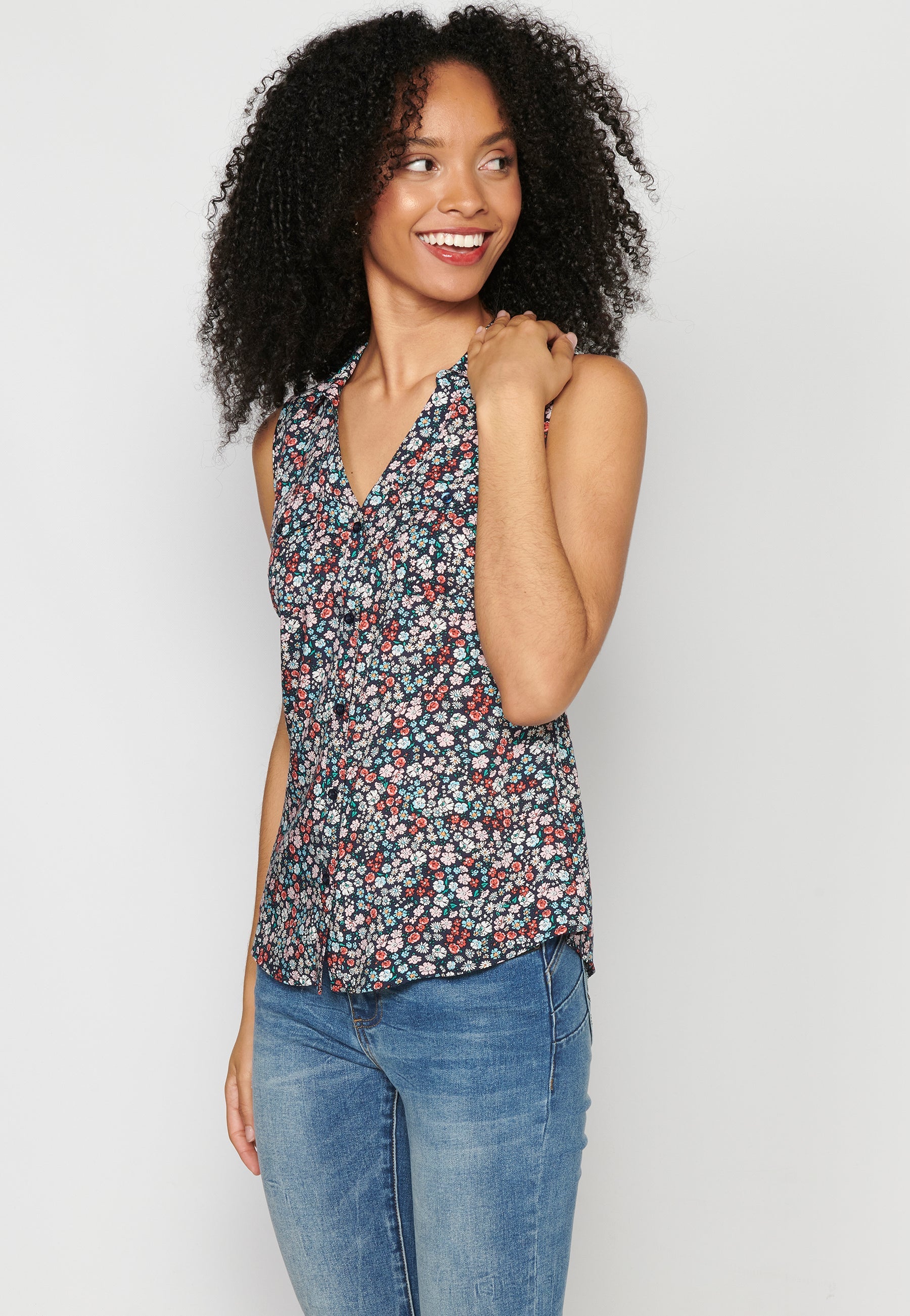 Blusa sin mangas con estampado floral multicolor para mujer | moda actual