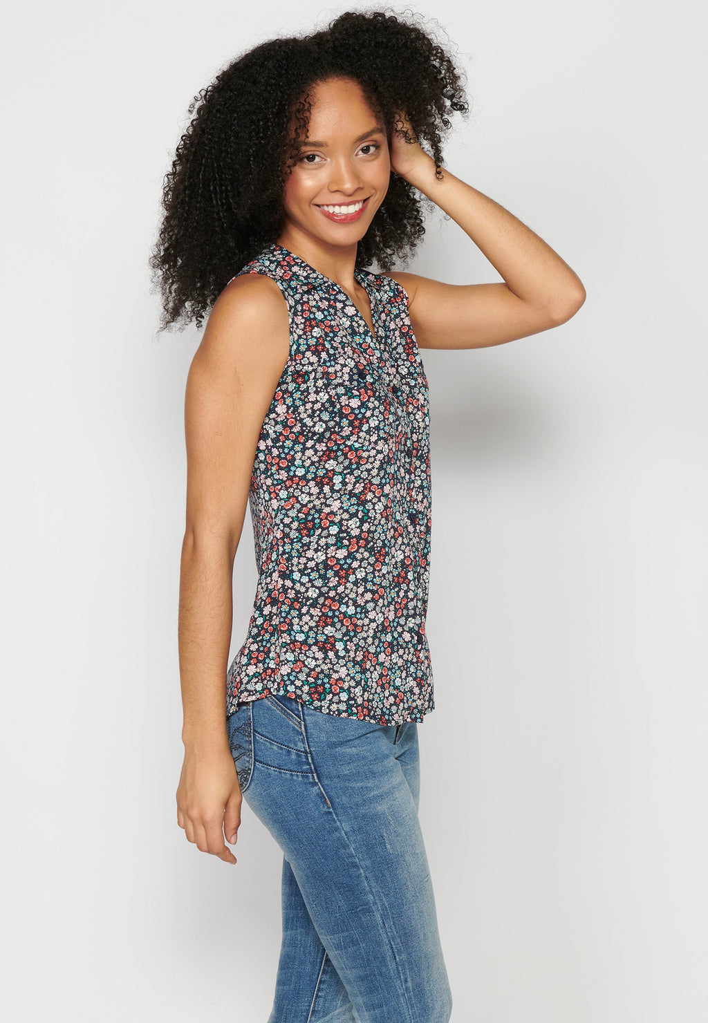 Blusa sin mangas con estampado floral multicolor para mujer | moda actual